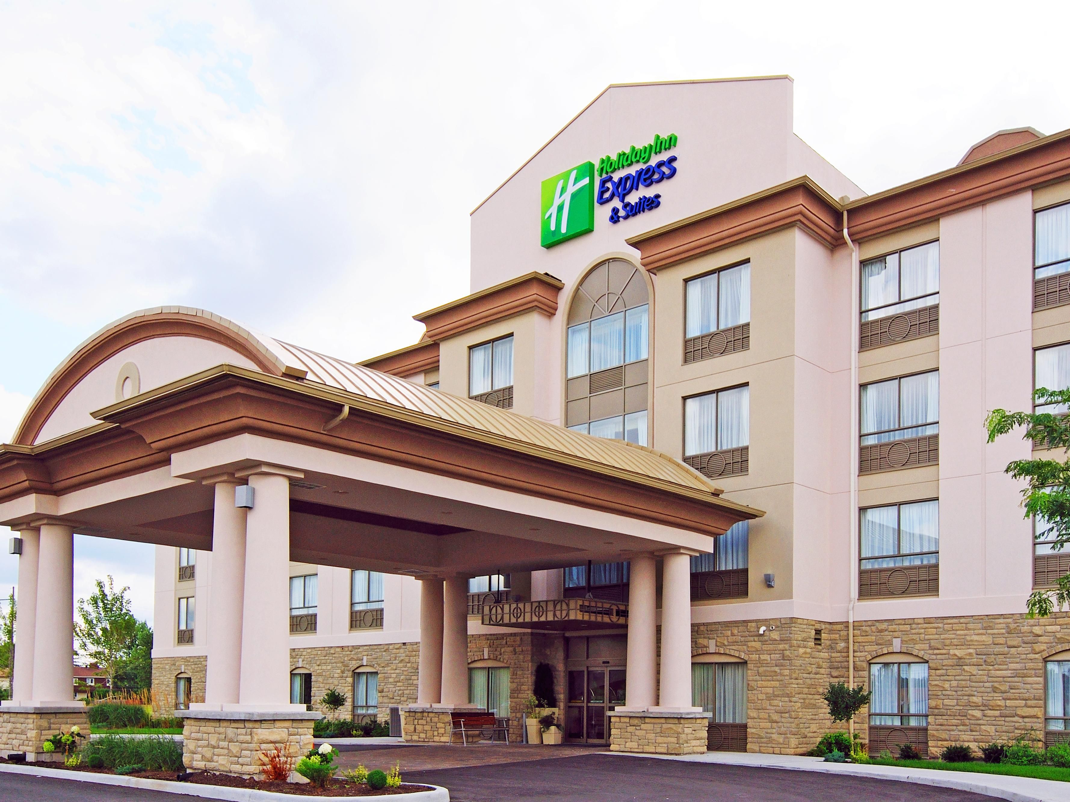 Holiday Inn Express Suites Ottawa Airport Hotel By Ihg