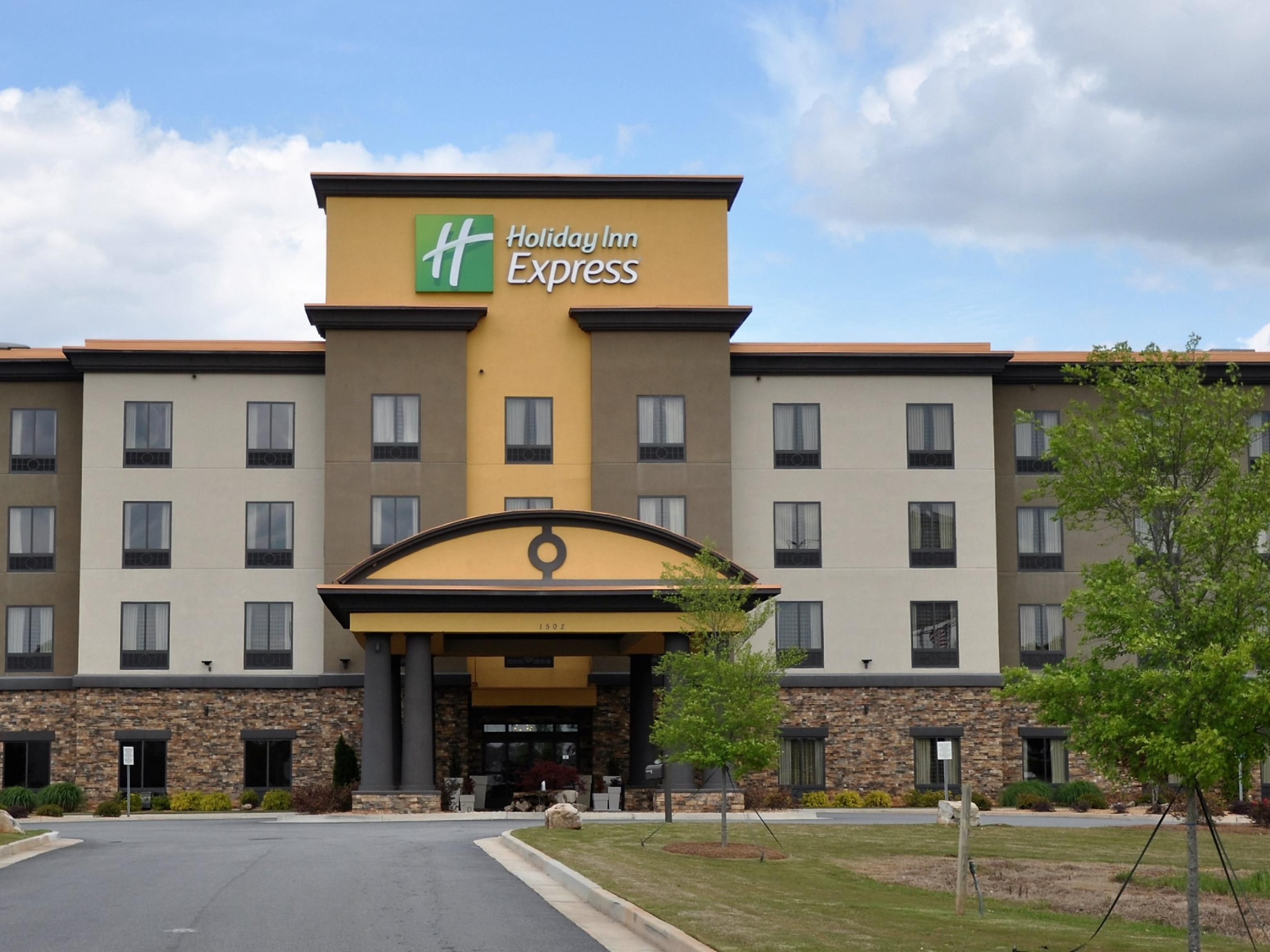 Holiday Inn Express Suites Perry National Fairground Area Hotel