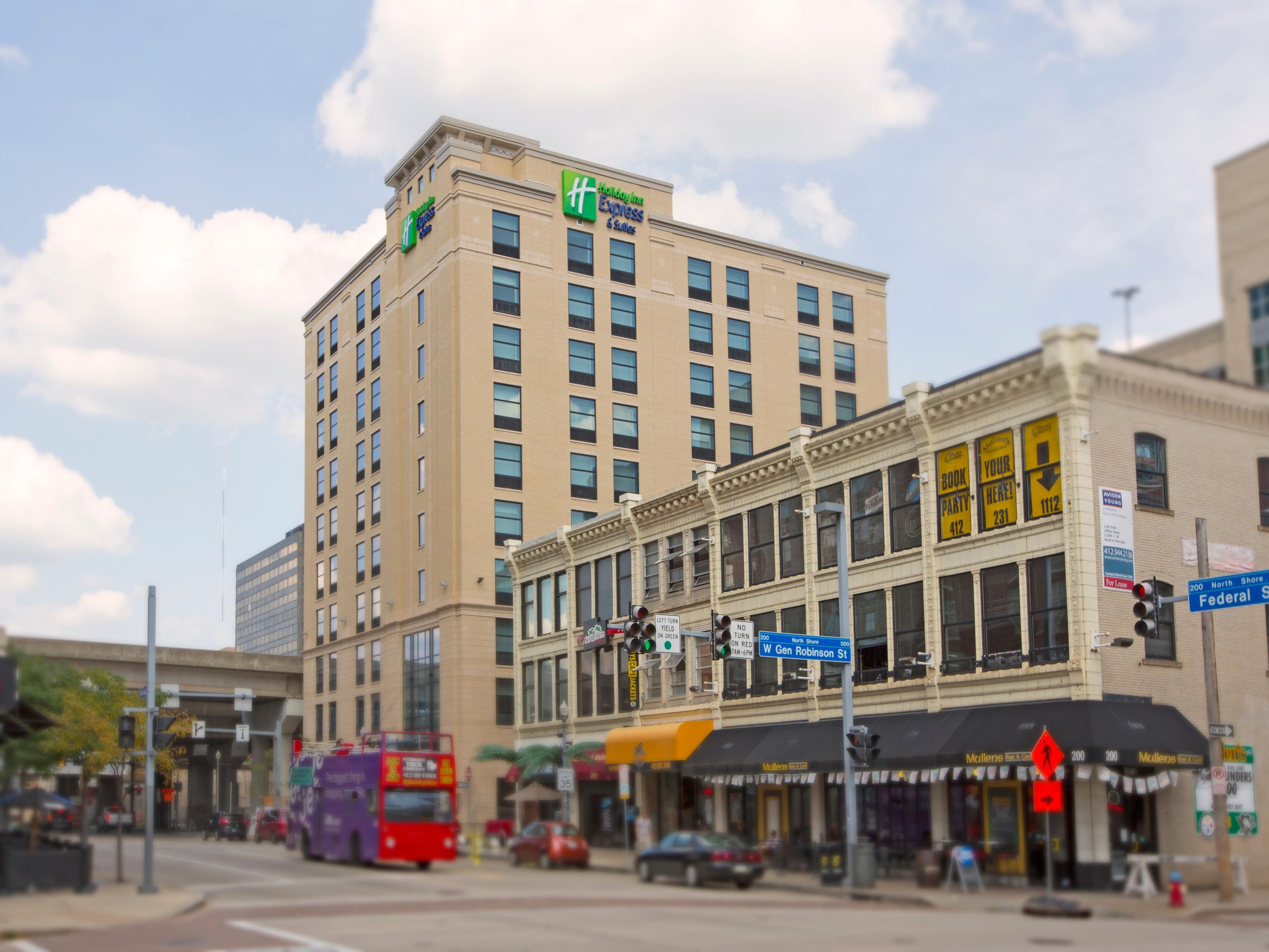 Holiday Inn Express Suites Pittsburgh North Shore Hotel Pittsburgh