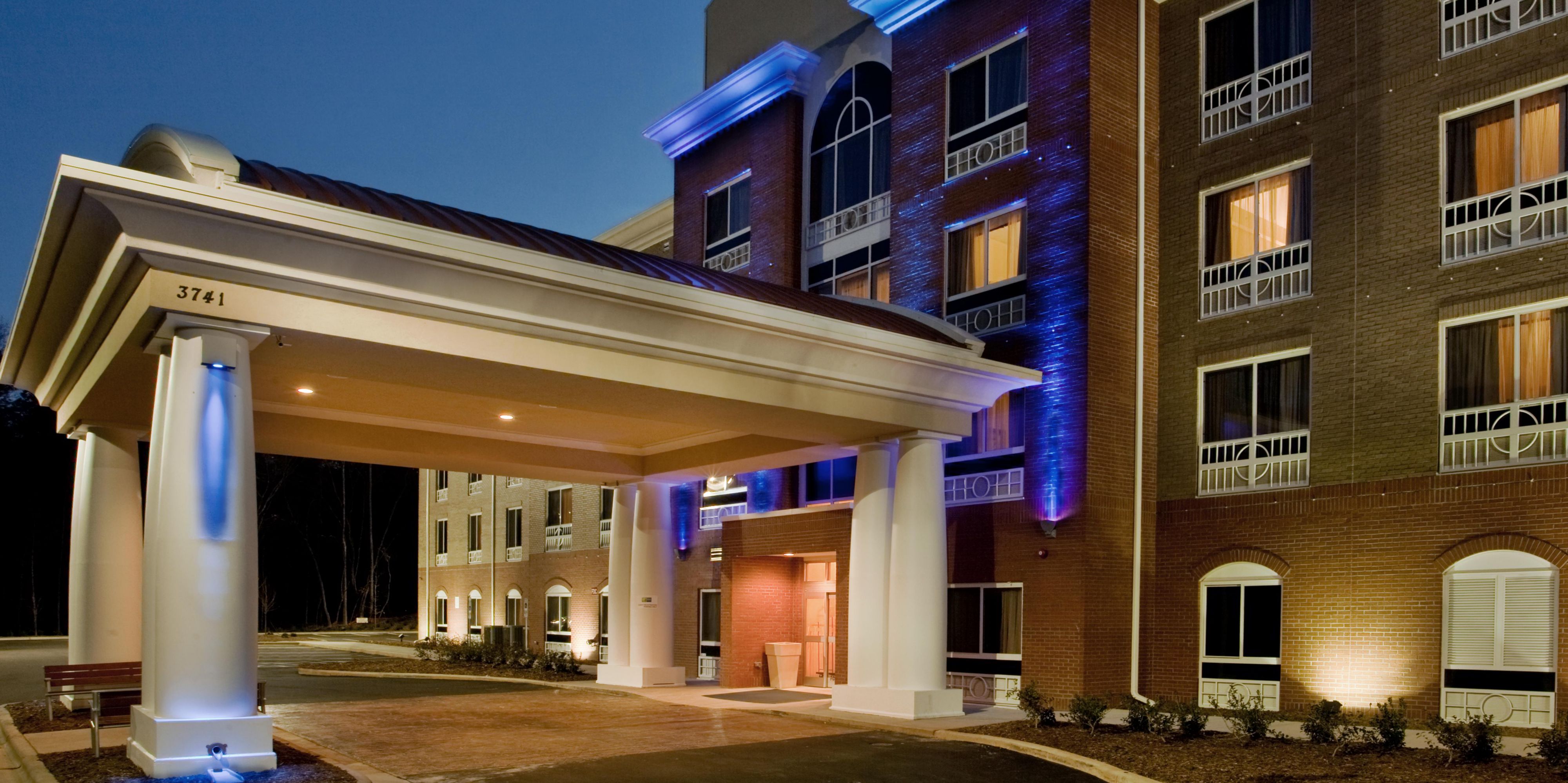 Holiday Inn Express & Suites Raleigh SW NC State