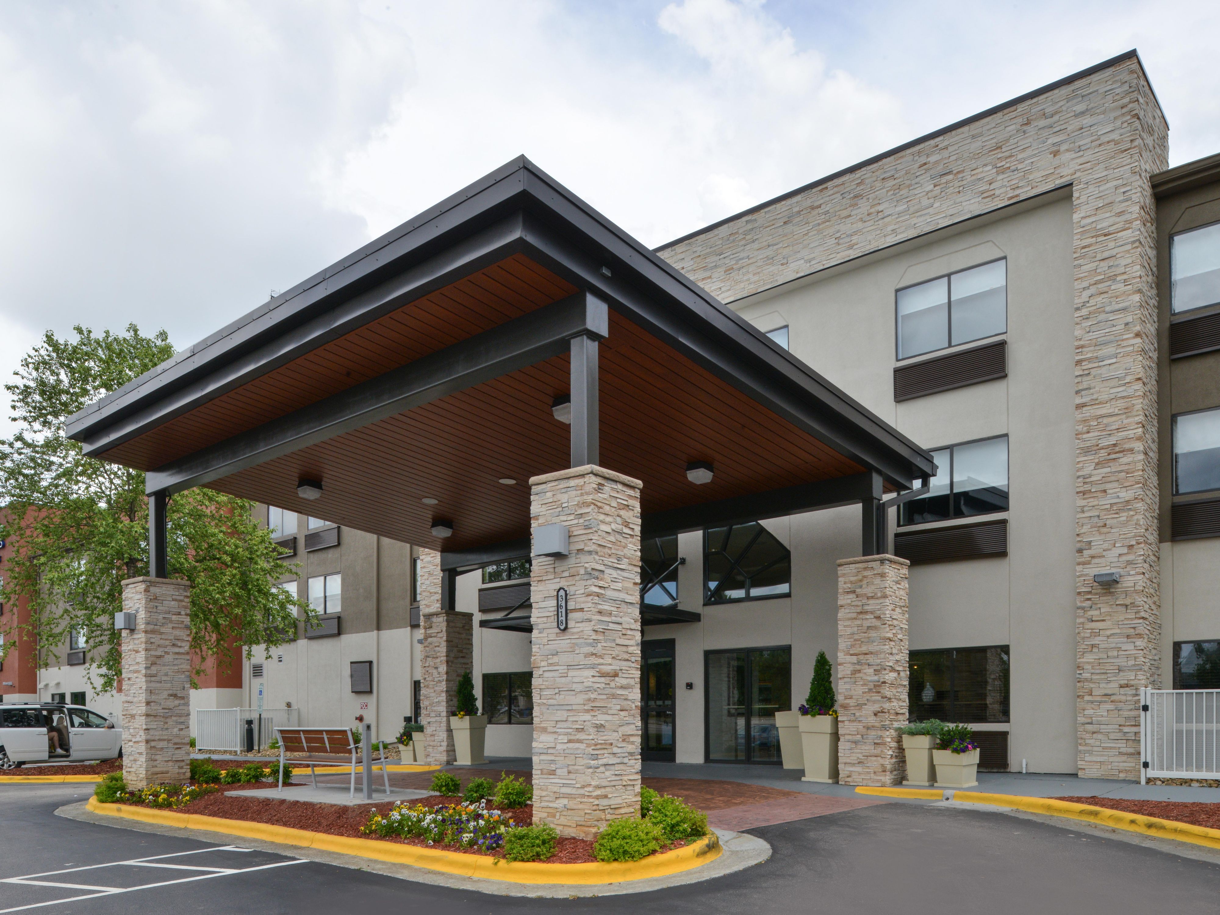 Hotels In Raleigh Nc Holiday Inn Express Suites Raleigh Ne