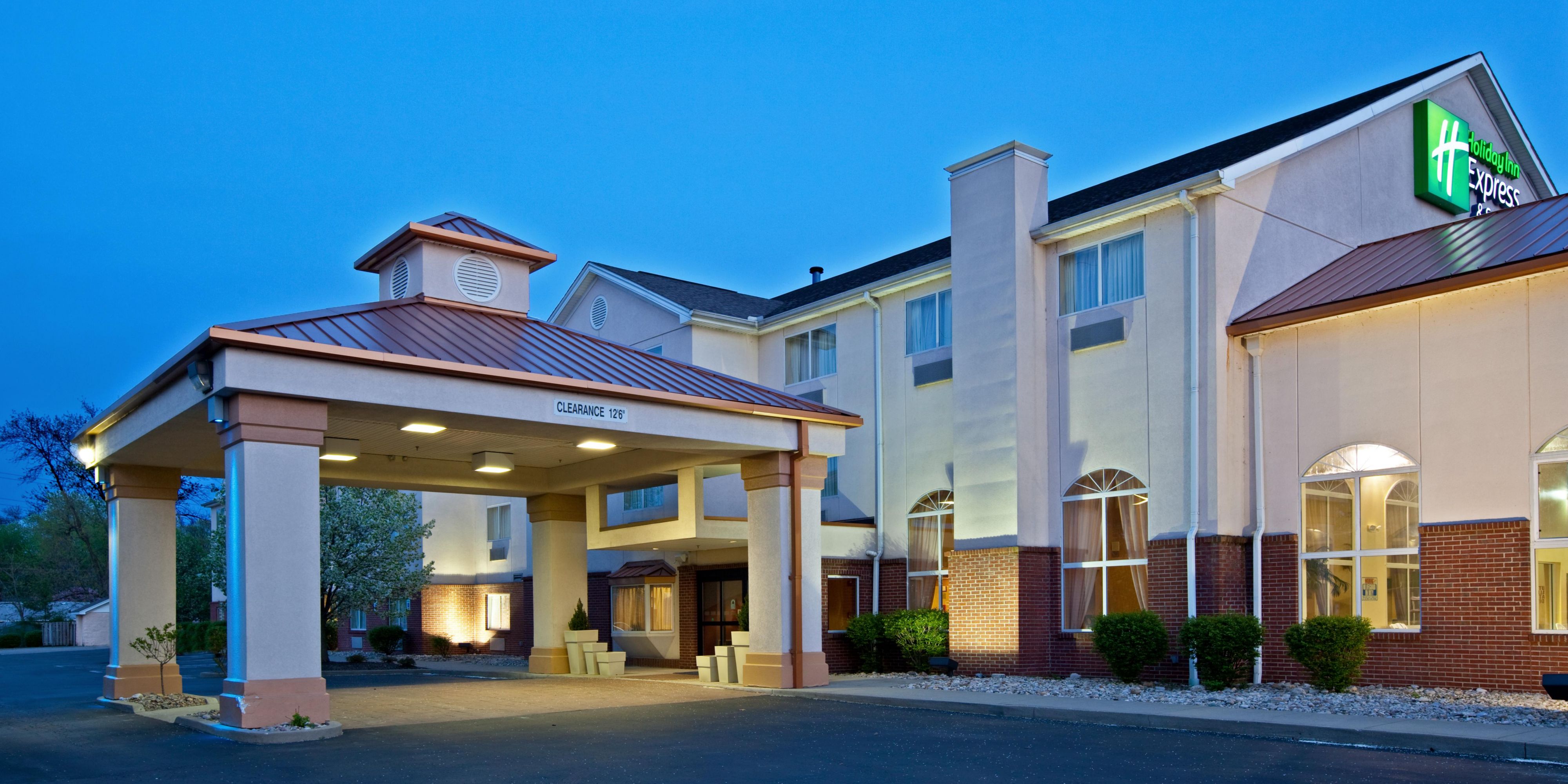 Holiday Inn Express & Suites Cincinnati-N/Sharonville