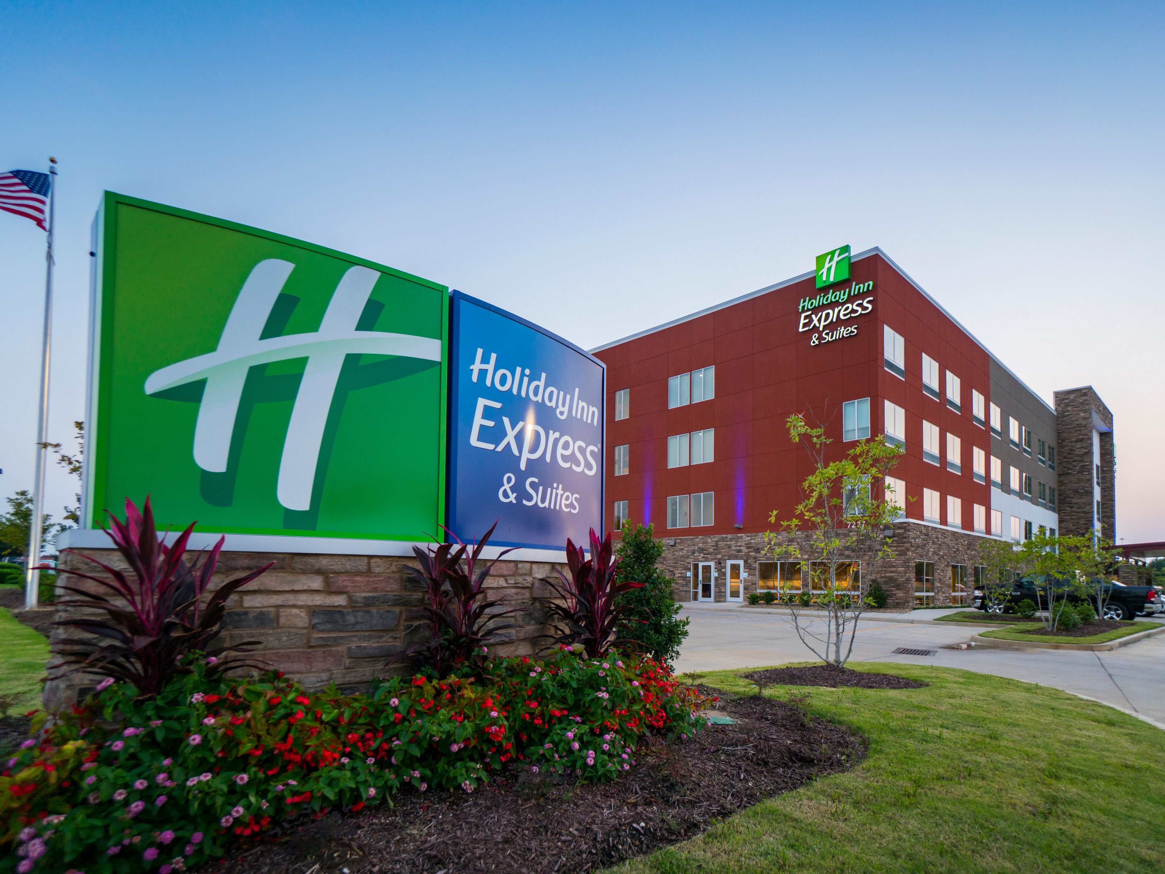 Hotels In Southaven Ms Holiday Inn Express Suites Southaven