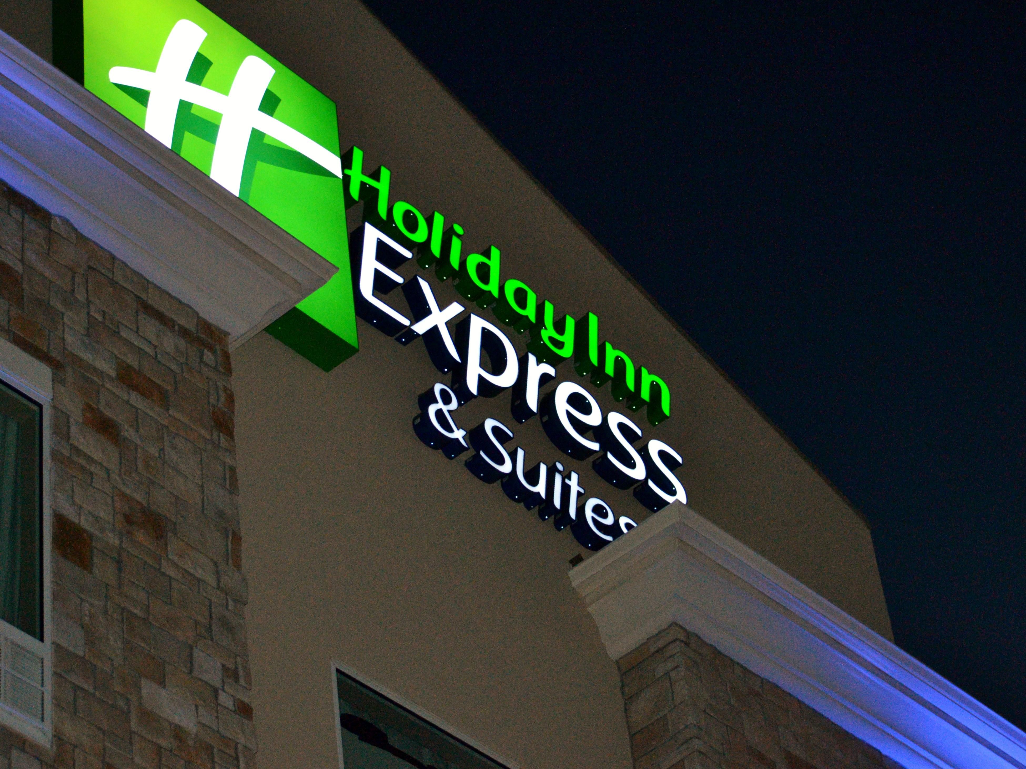 Holiday Inn Express Suites St Joseph Hotel By Ihg