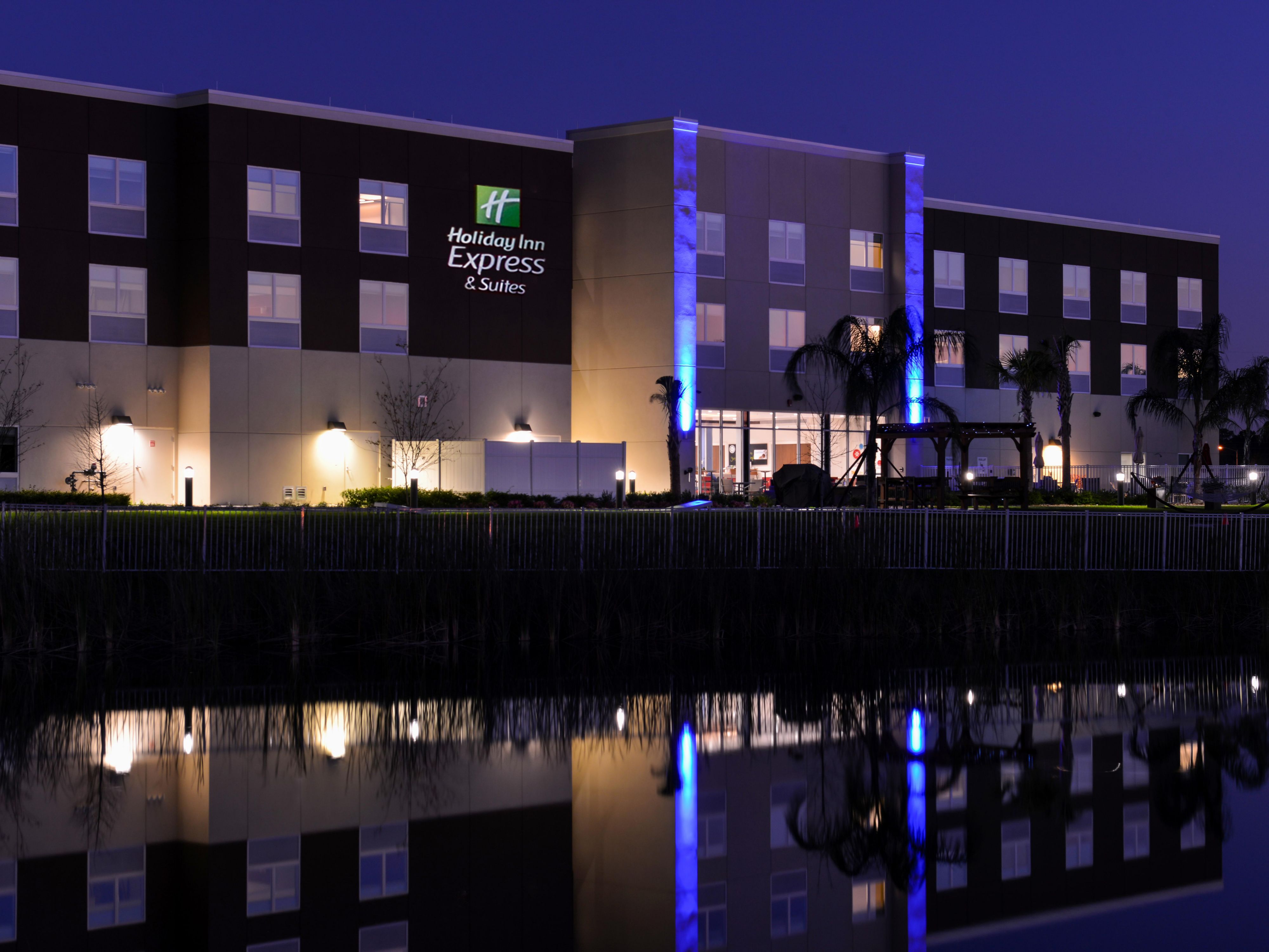 Holiday Inn Express & Suites Trinity Hotel by IHG