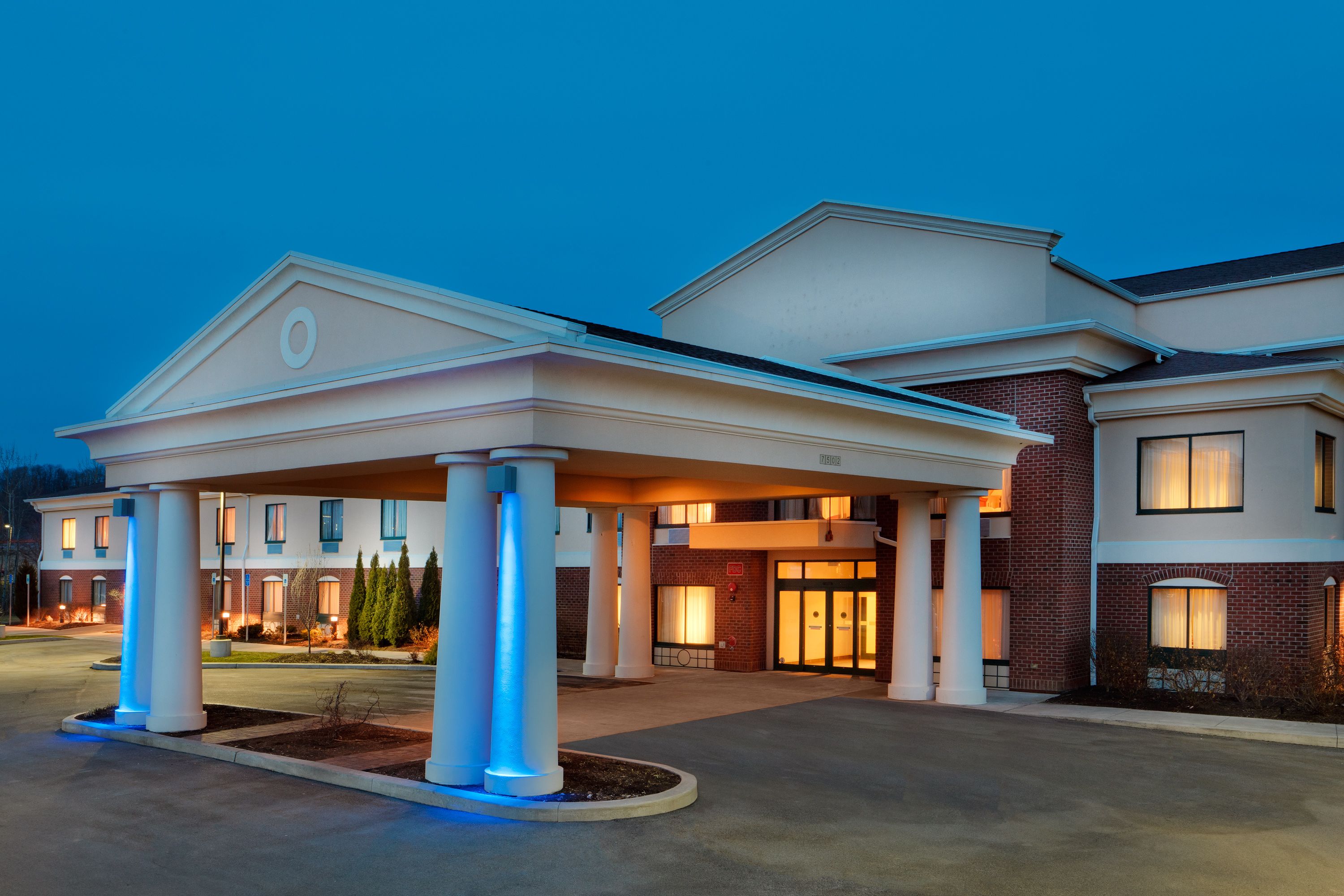 Holiday Inn Express & Suites Rochester-Victor