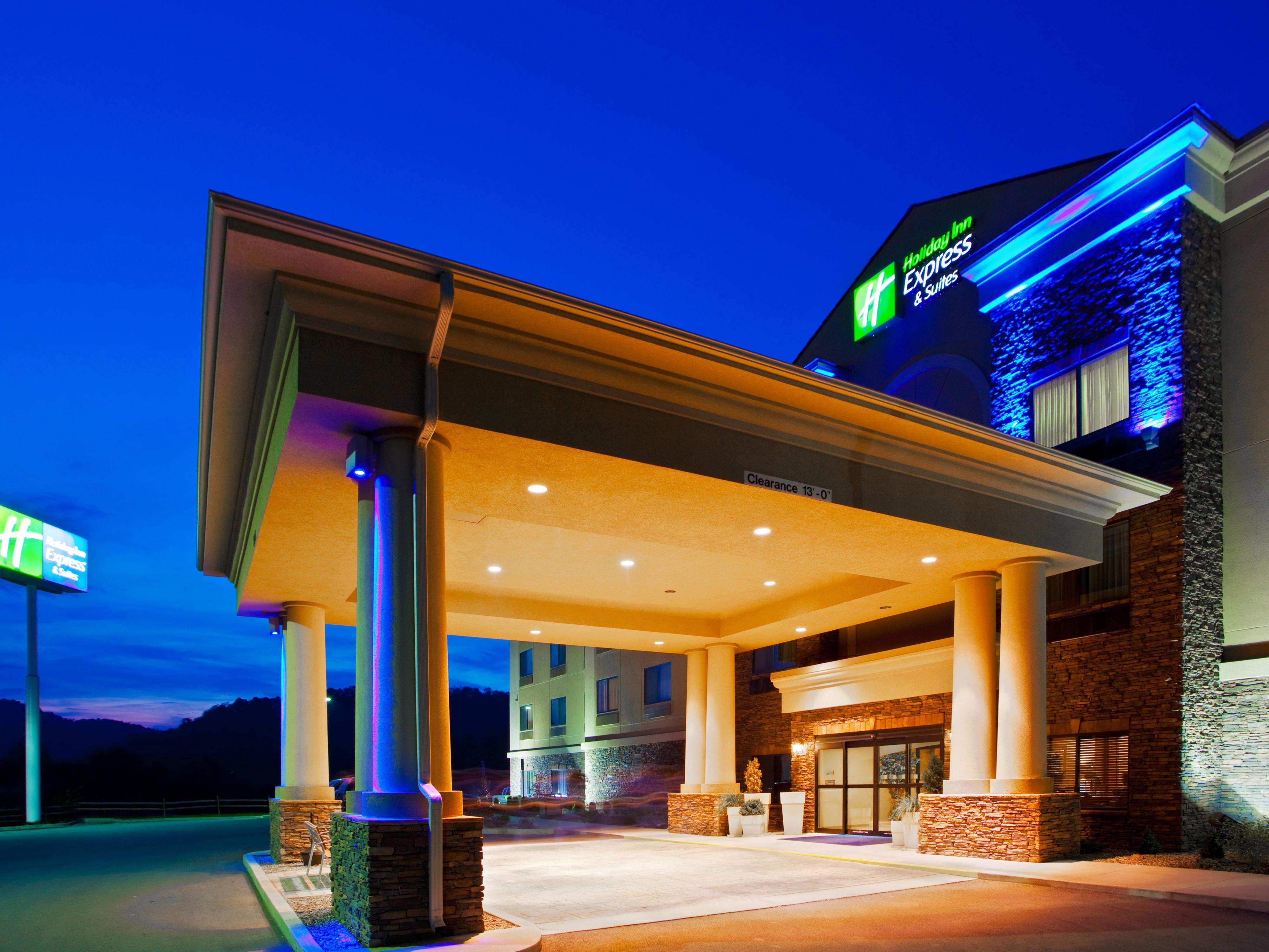 Holiday Inn Express & Suites Weston Hotel by IHG
