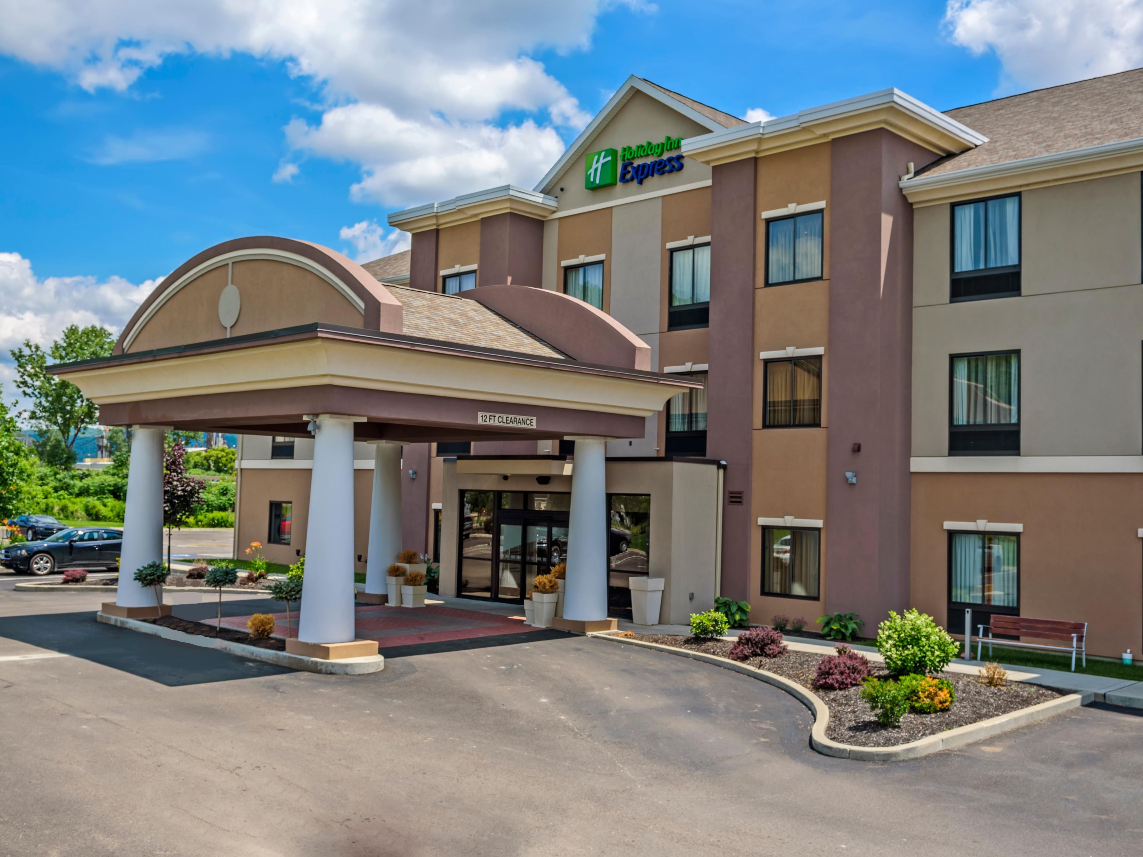 Hotels in Bradford, PA with Indoor Pools | Holiday Inn Express Bradford