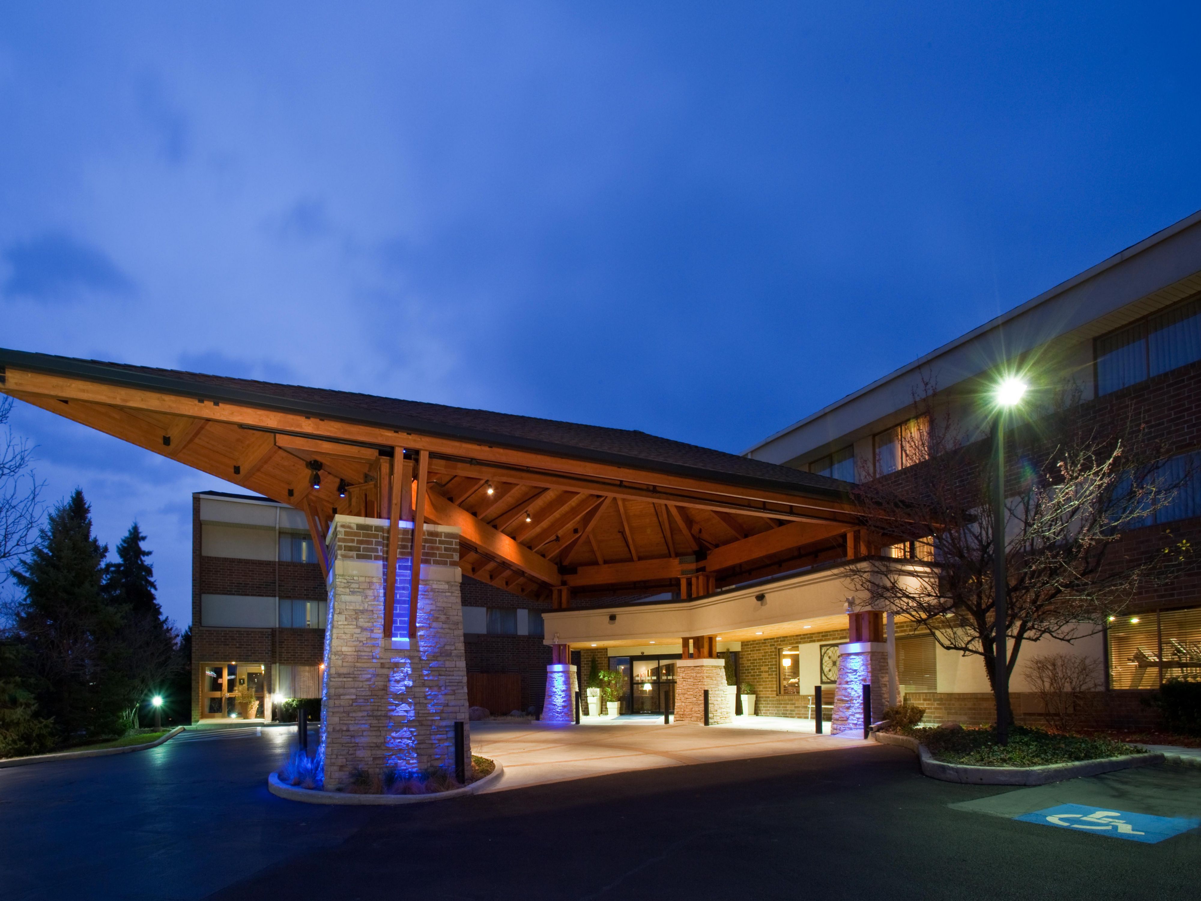 Hotels in Downers Grove, IL Near Chicago - Holiday Inn Express