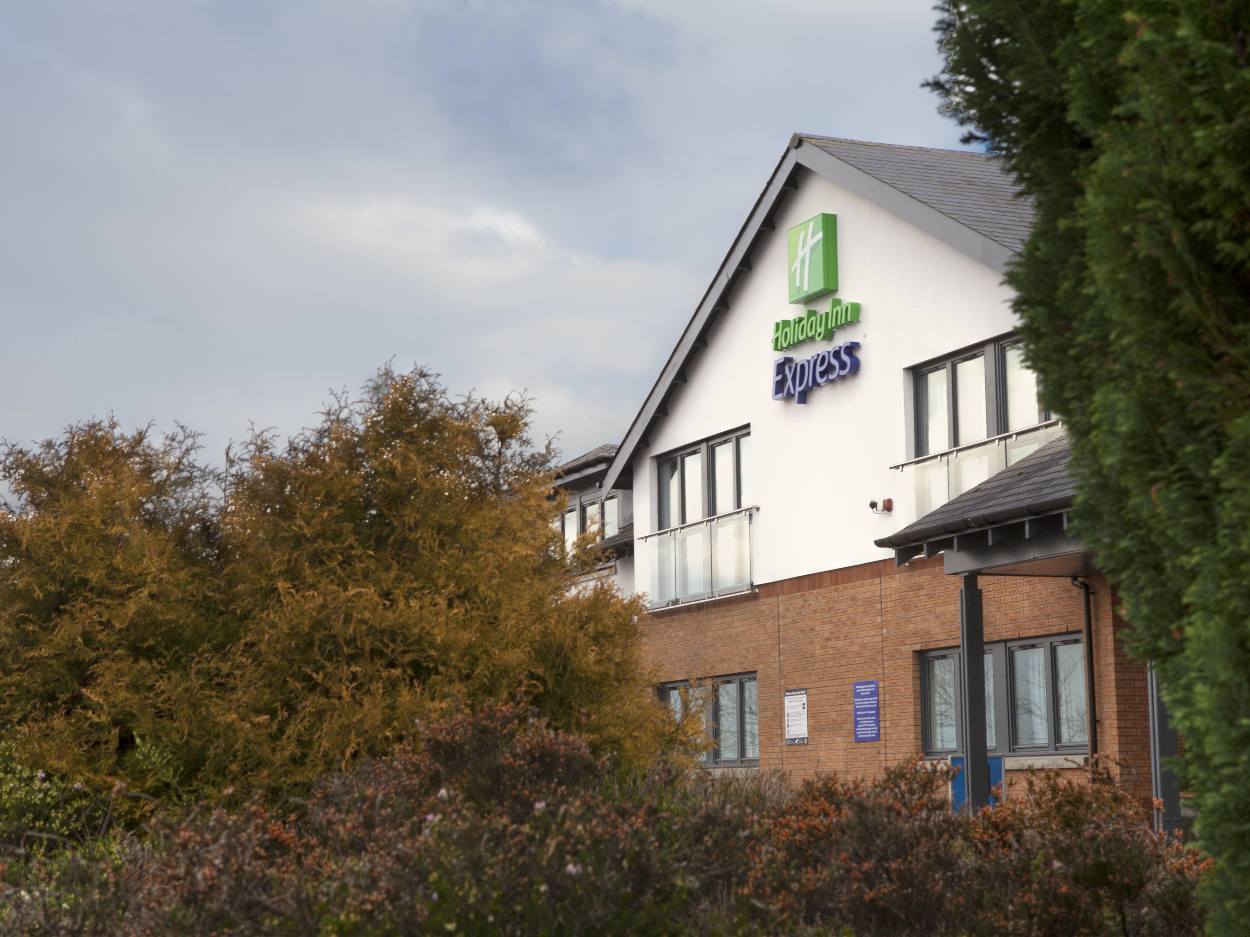 Hotel With Parking Holiday Inn Express Edinburgh Airport United Kingdom