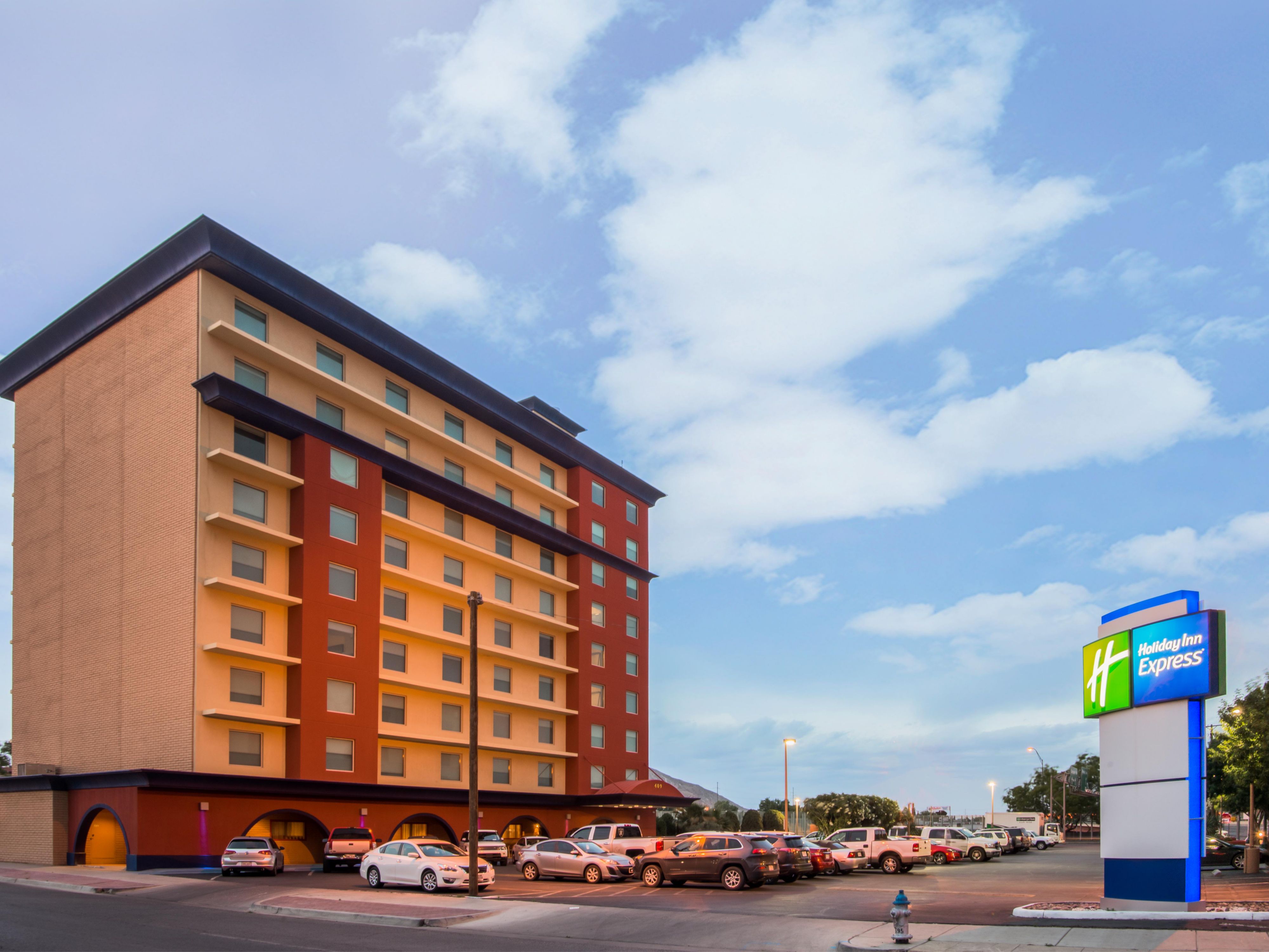 Pet Friendly Hotels Near El Paso Airport Holiday Inn Express El