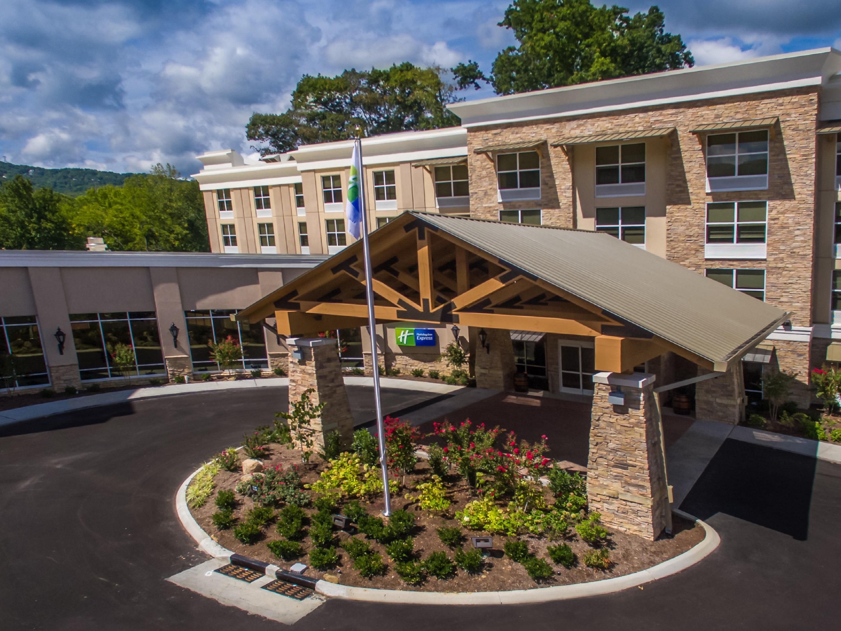 Downtown Gatlinburg Tn Hotels With Indoor Pool Holiday Inn