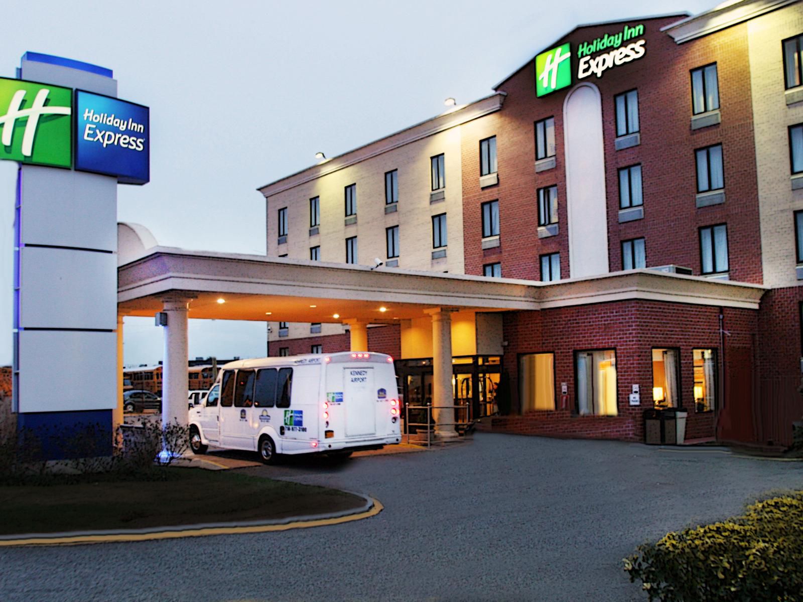 Queens Hotels Near Jfk Airport Holiday Inn Express New York Jfk