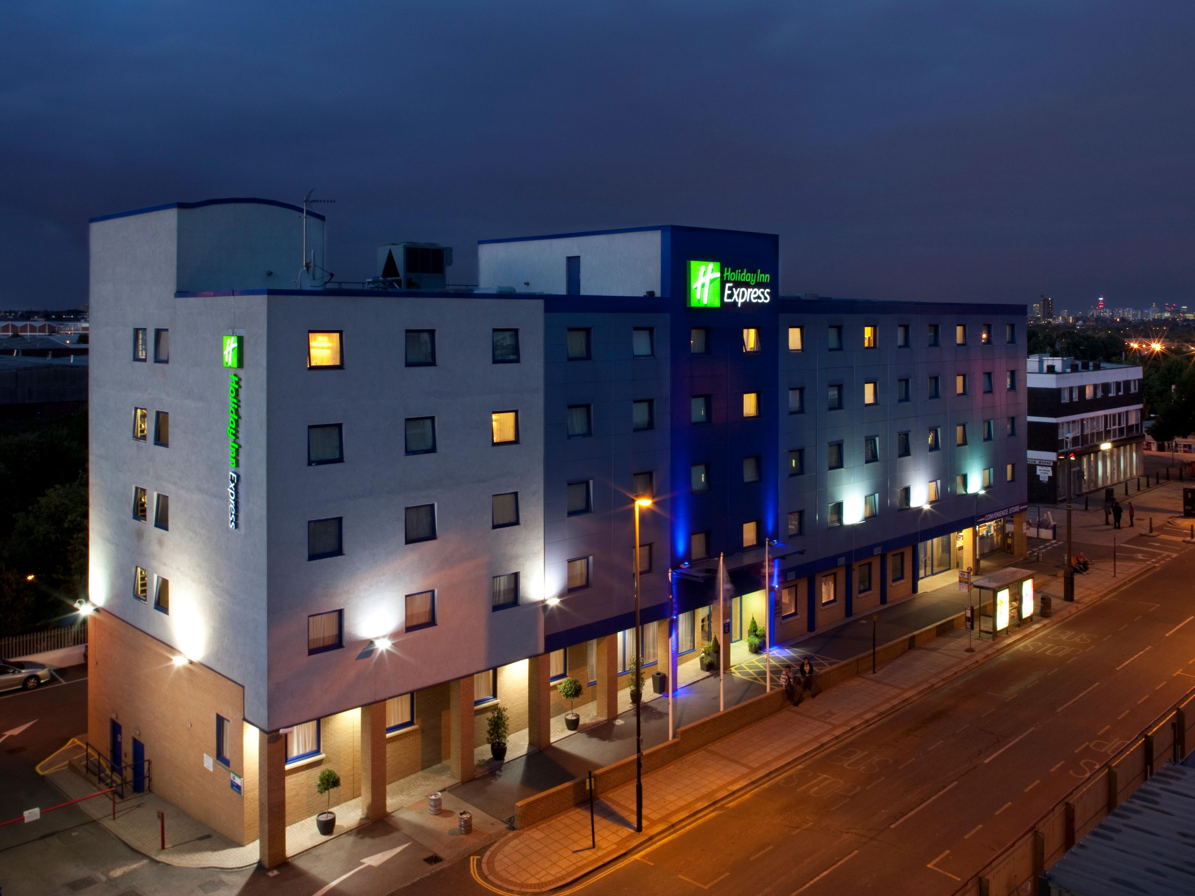 Acton Hotels Holiday Inn Express London Park Royal