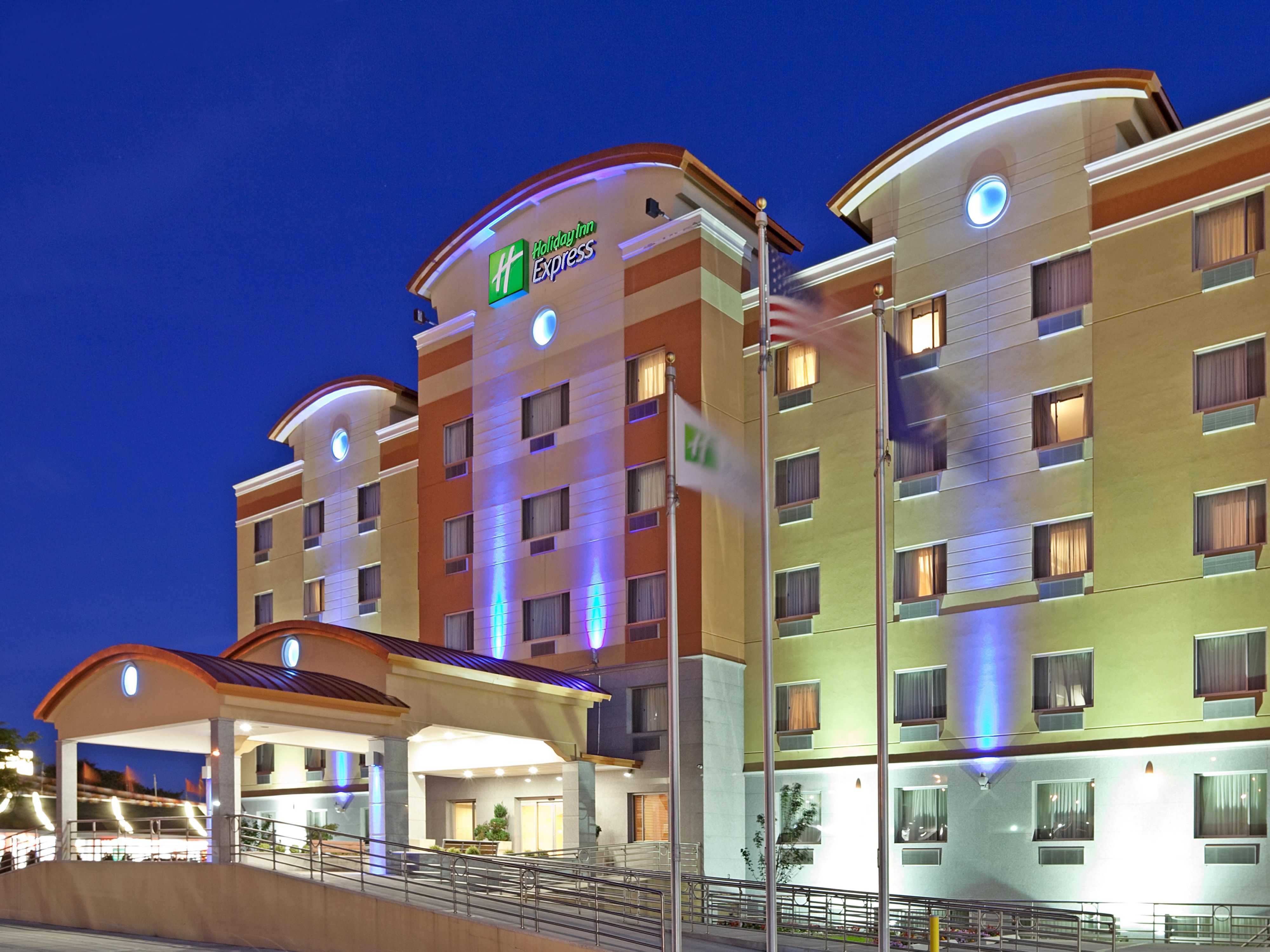 Holiday Inn Express Queens Maspeth Hotel in Maspeth, New York