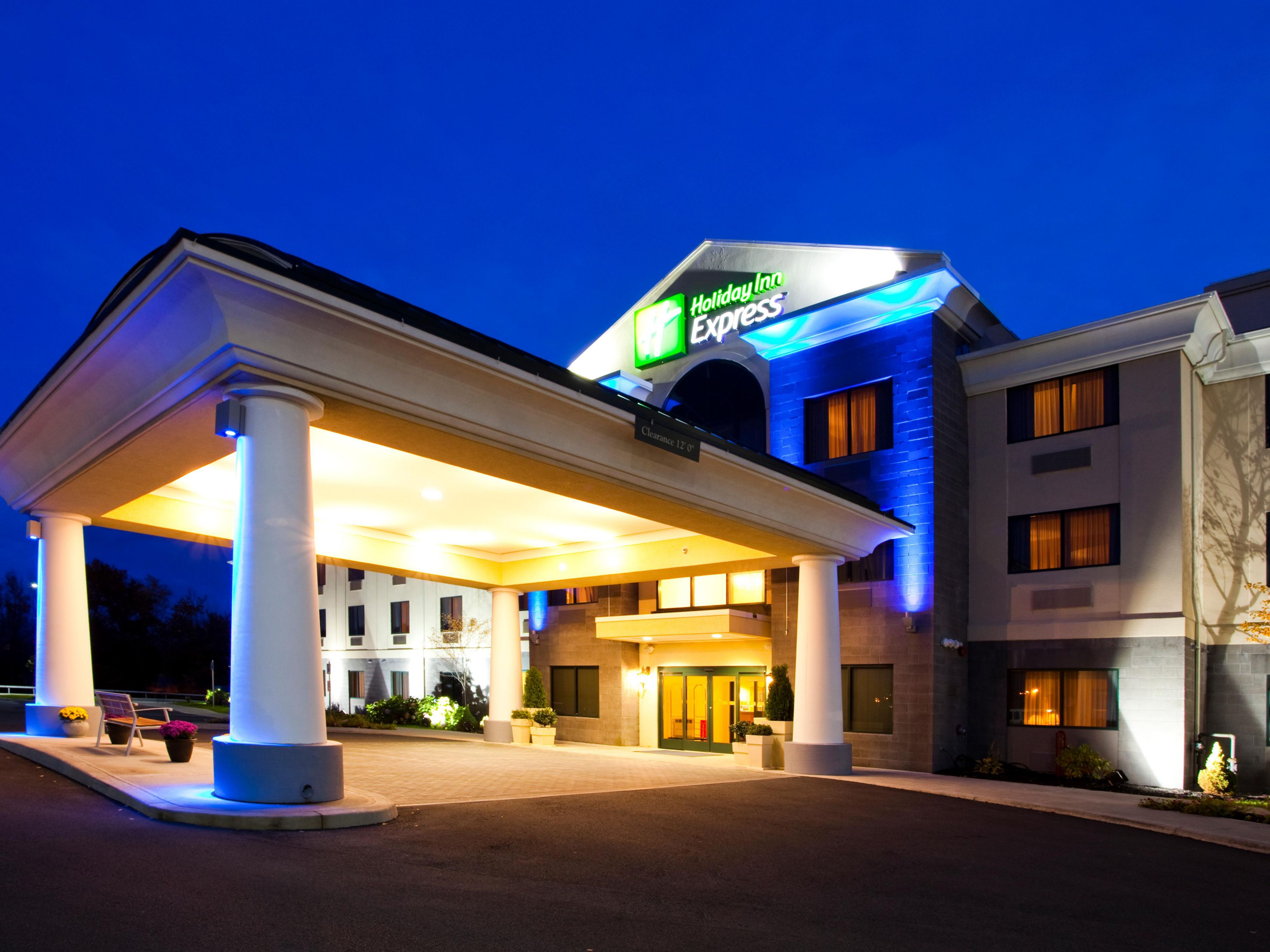 Affordable Hotels Near Syracuse Airport Holiday Inn Express