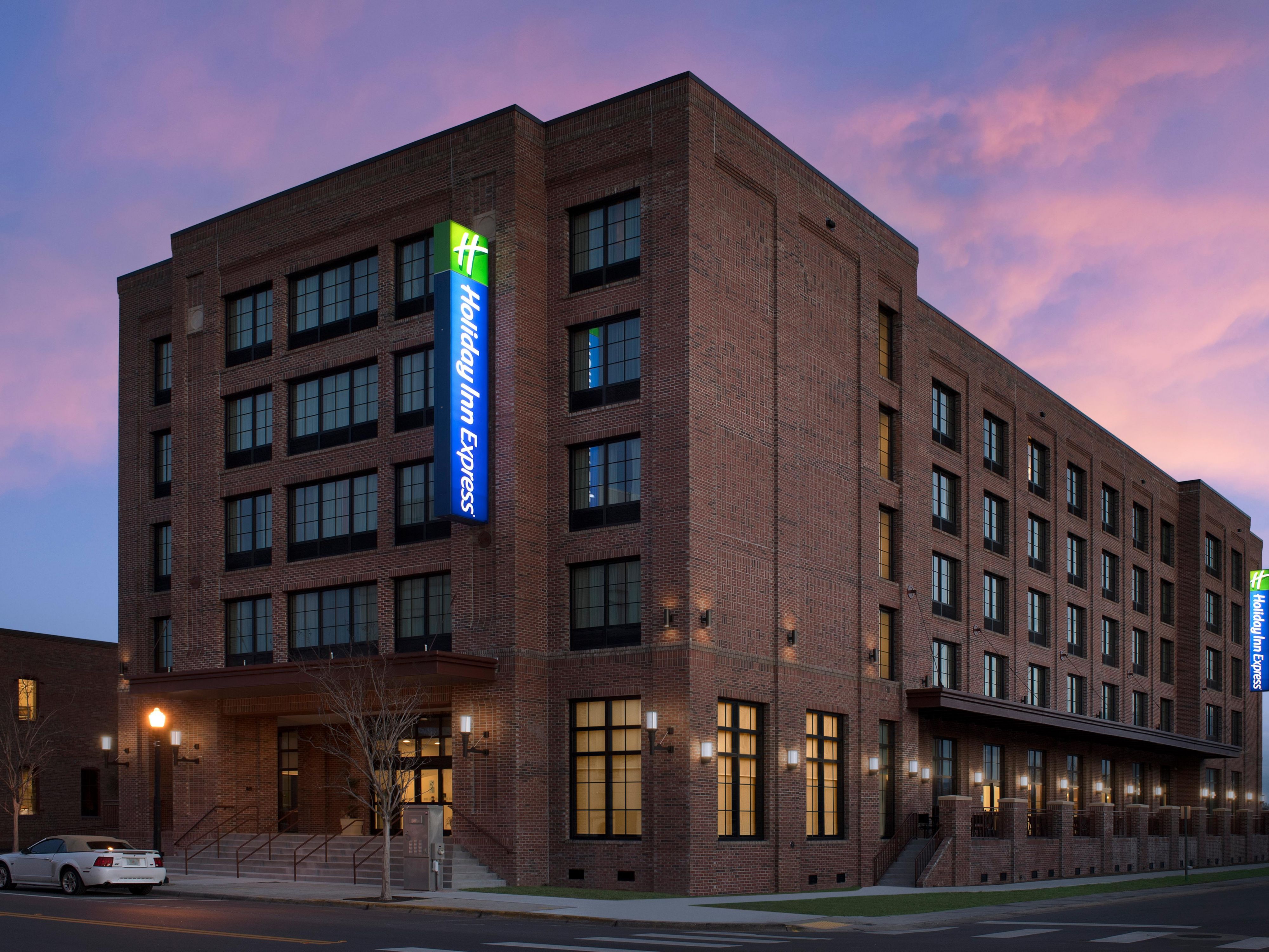 Holiday Inn Express Pensacola Downtown Hotel by IHG