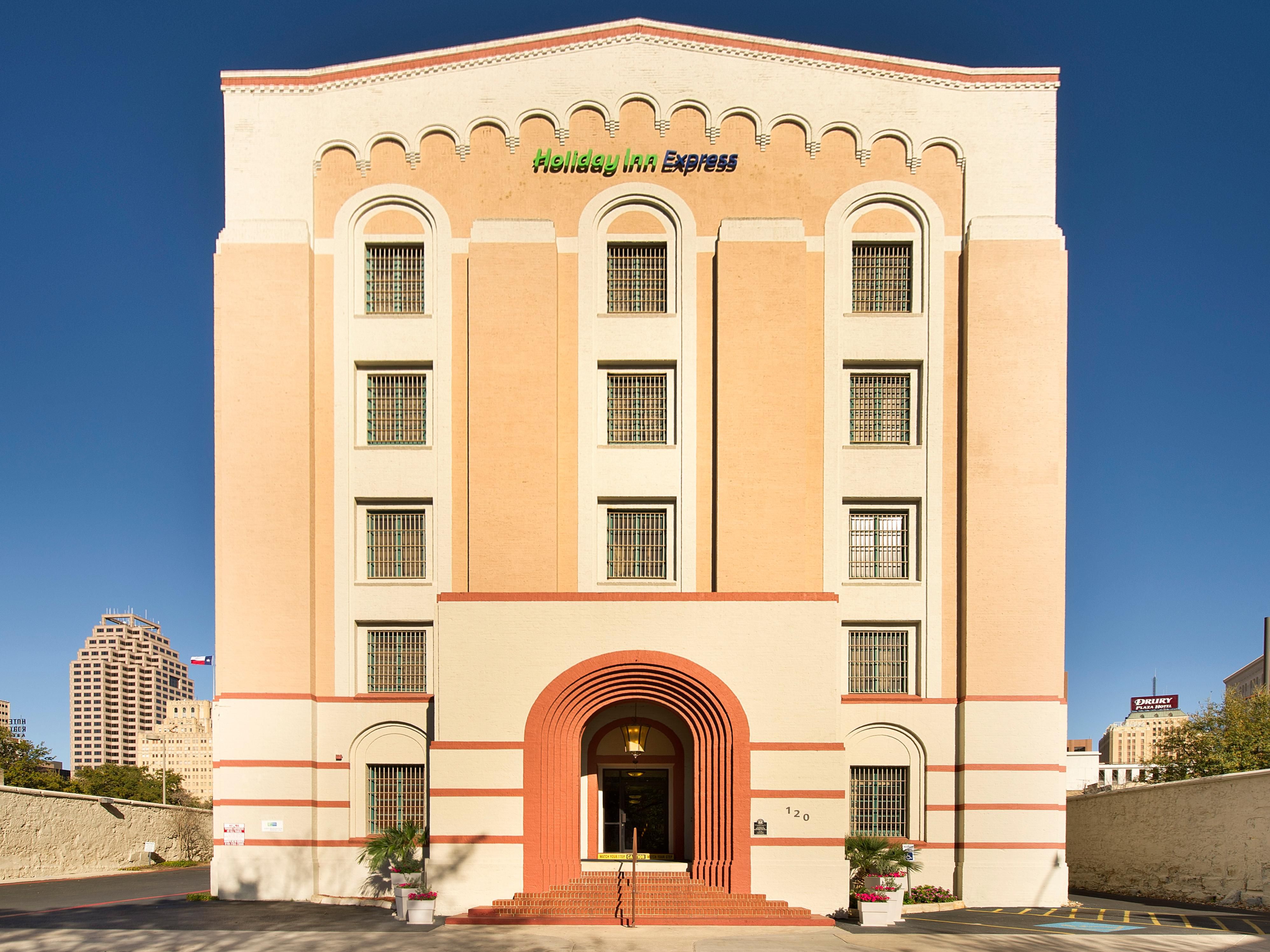 San Antonio Riverwalk Area Hotels Holiday Inn Express San Antonio N 