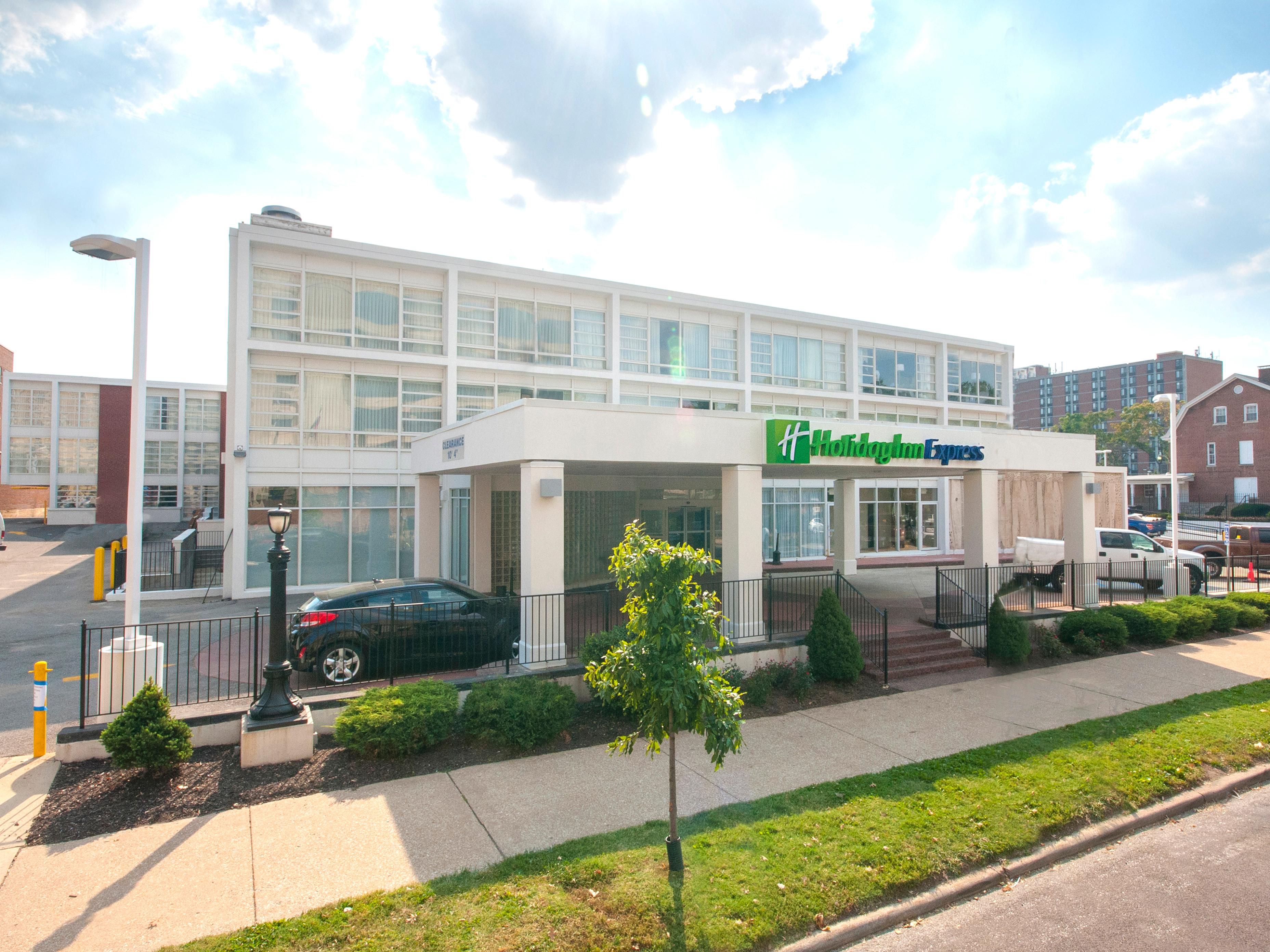 Hotels Near St Louis Zoo Holiday Inn Express St Louis