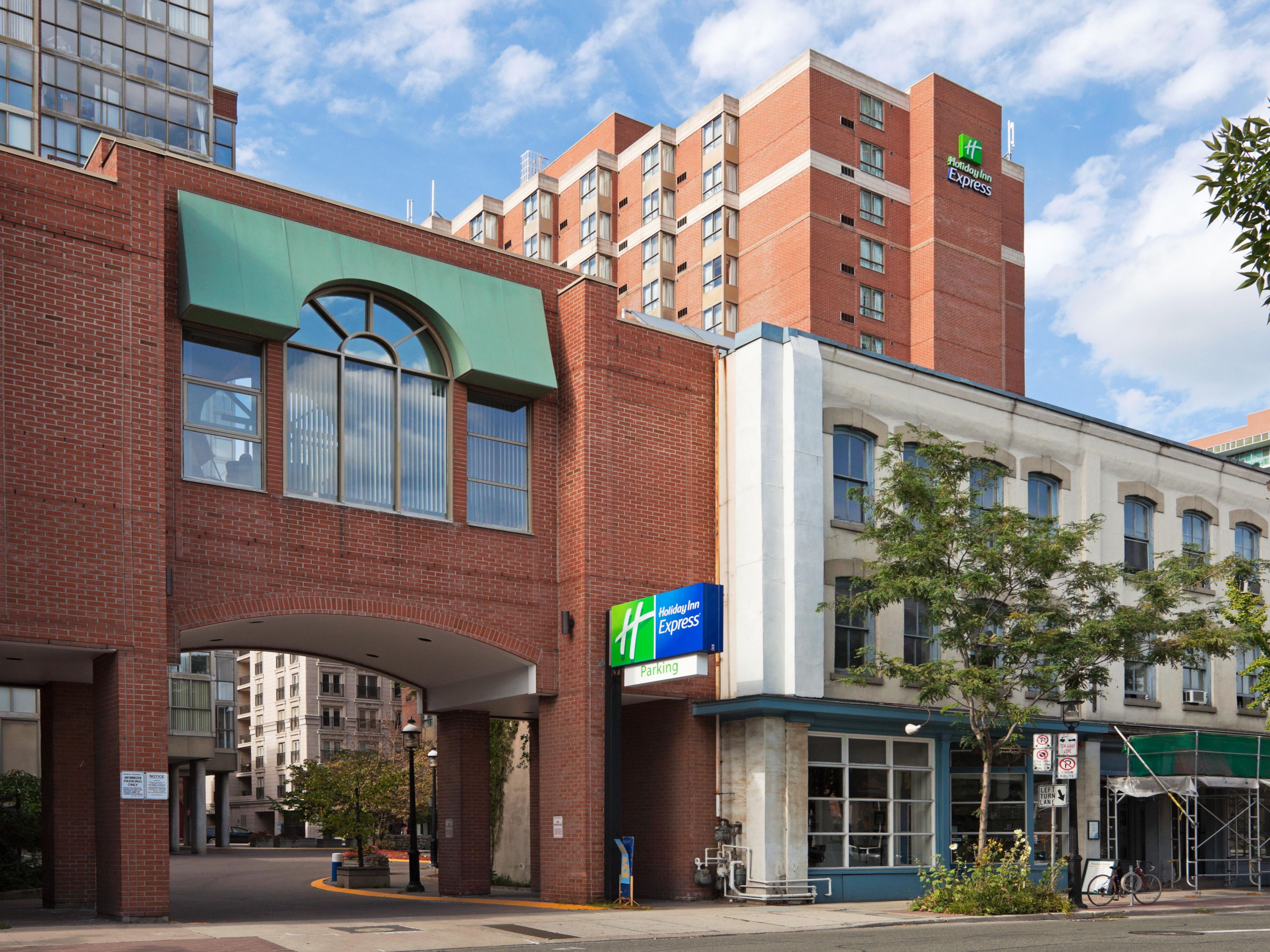 Downtown Hotels Near Union Station Holiday Inn Express Toronto