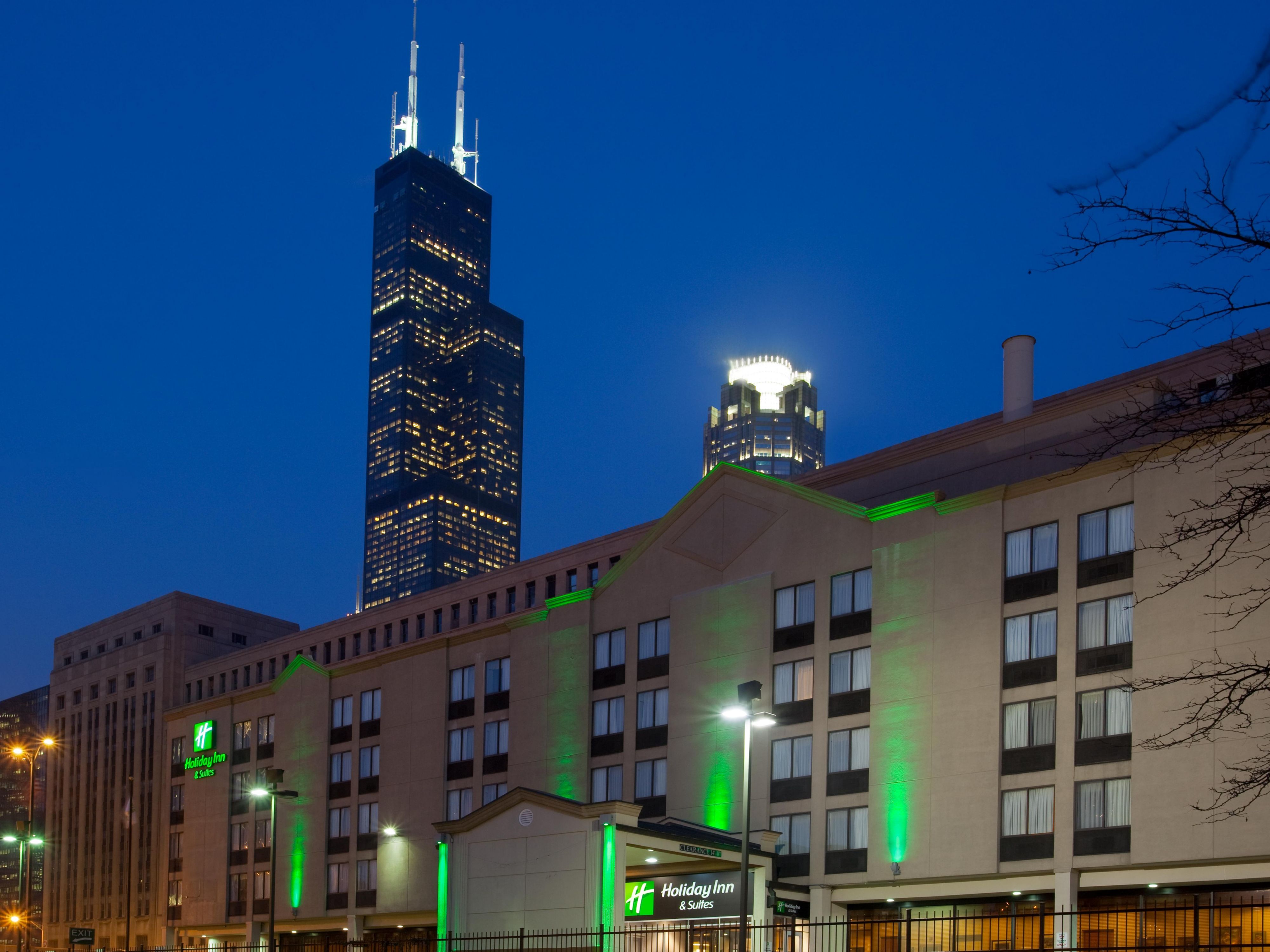 Holiday Inn Suites Chicago Downtown Downtown Chicago Hotels By