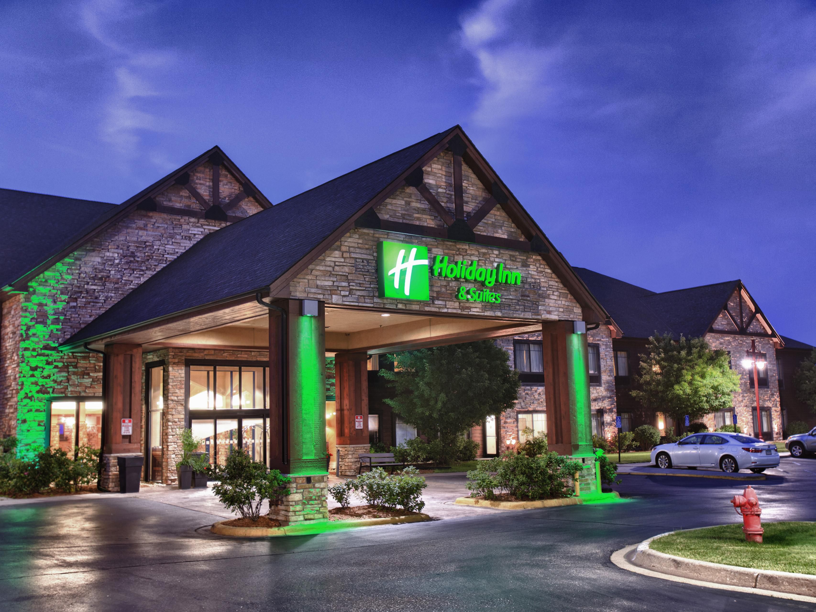 Holiday Inn Hotel &amp; Suites St. Paul NE - Lake Elmo Hotel ...