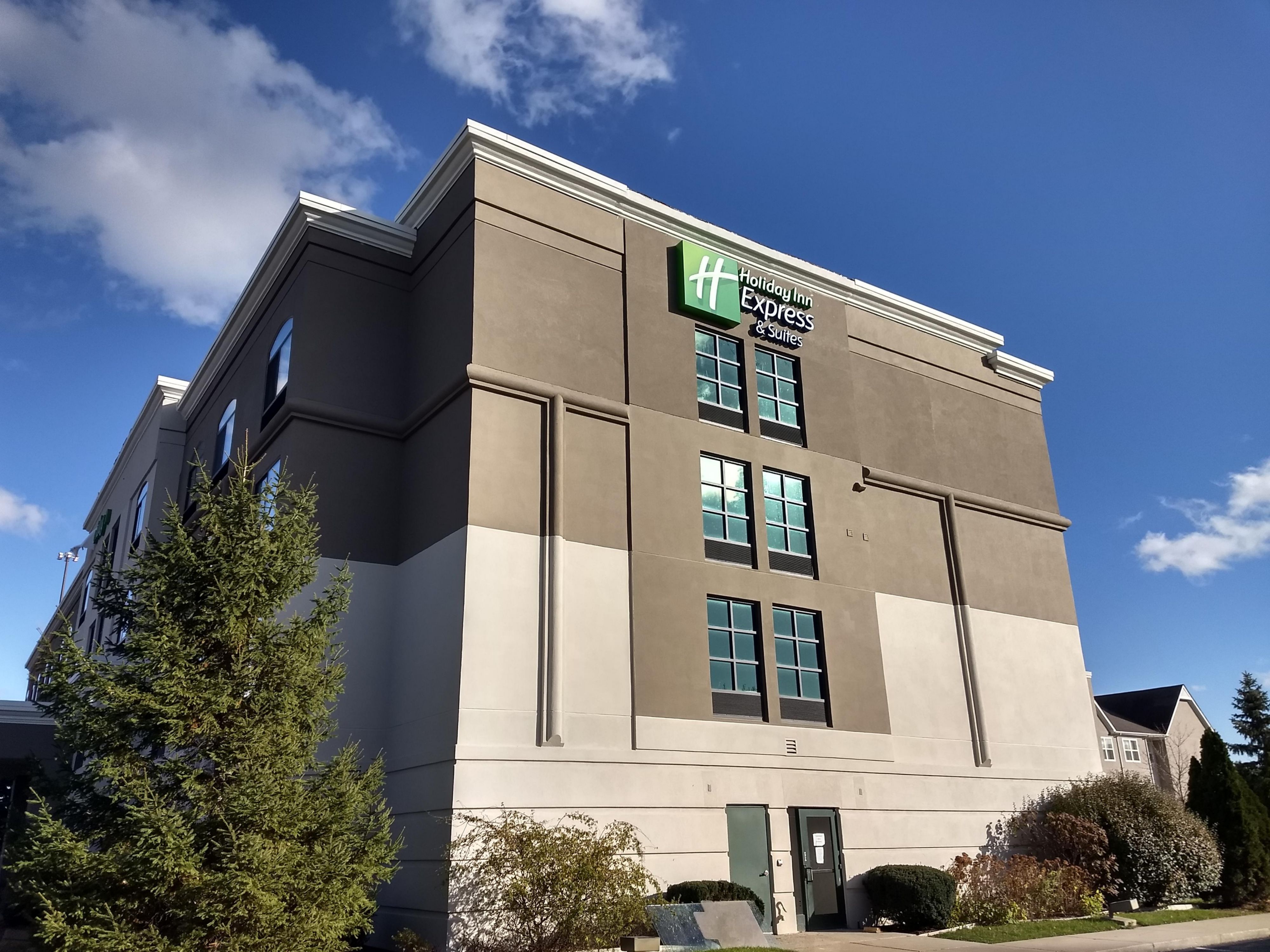Holiday Inn Express & Suites Indianapolis Northwest Hotel in