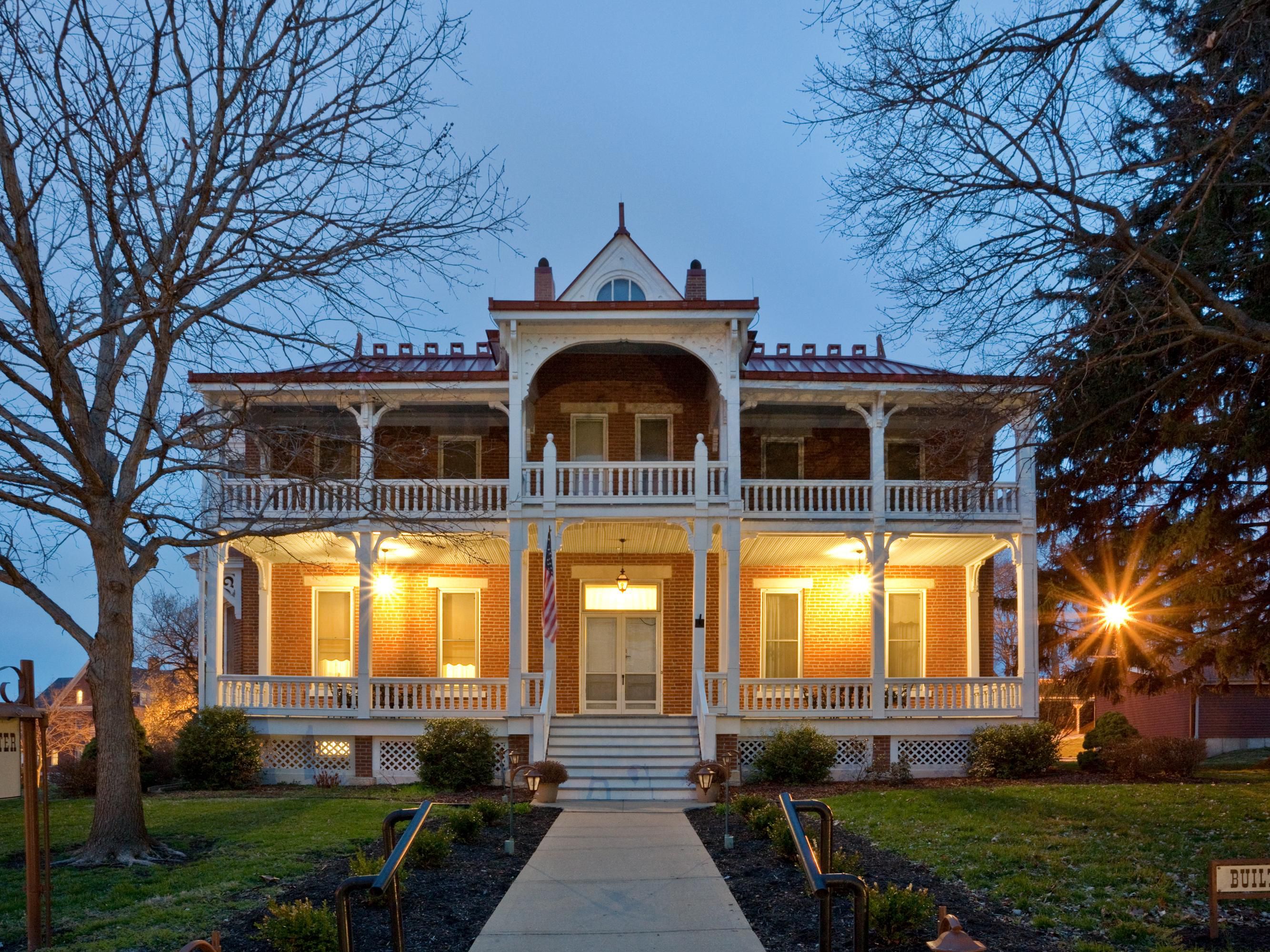 IHG Army Hotels Otis Hall & Custer House on Fort Leavenworth