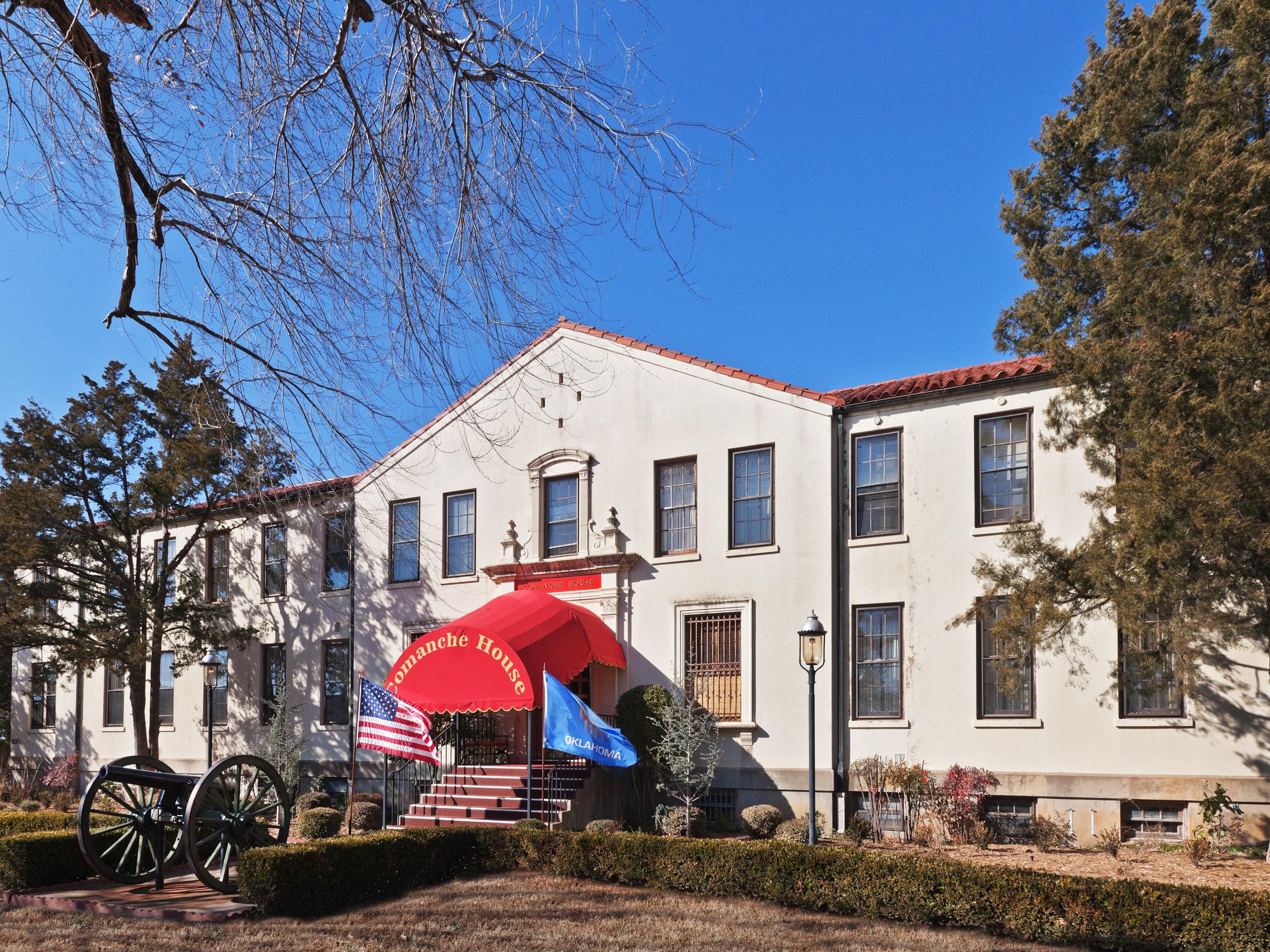 IHG Army Hotels Comanche House, Historia Collection on Fort Sill