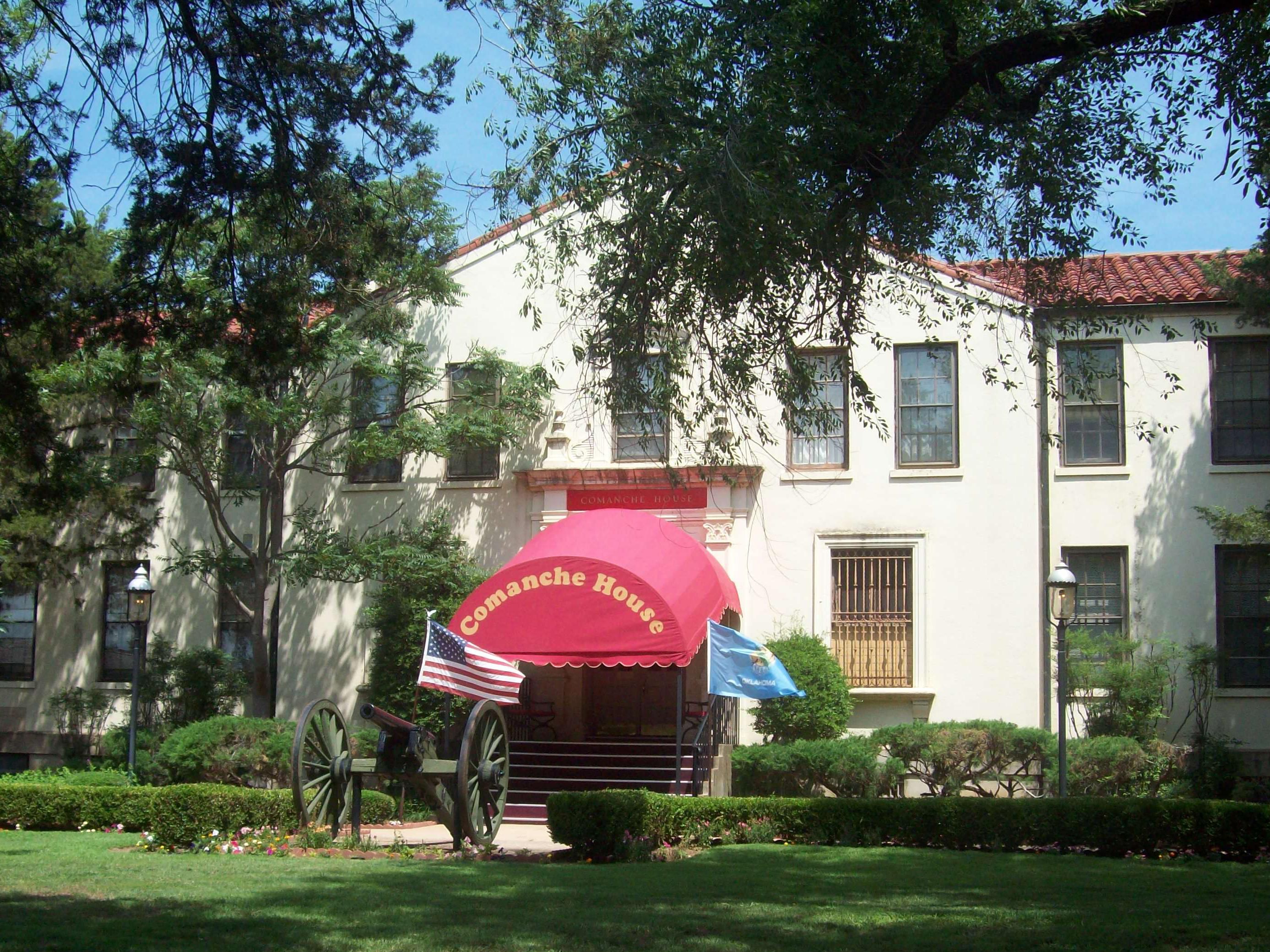IHG Army Hotels Comanche House, Historia Collection on Fort Sill