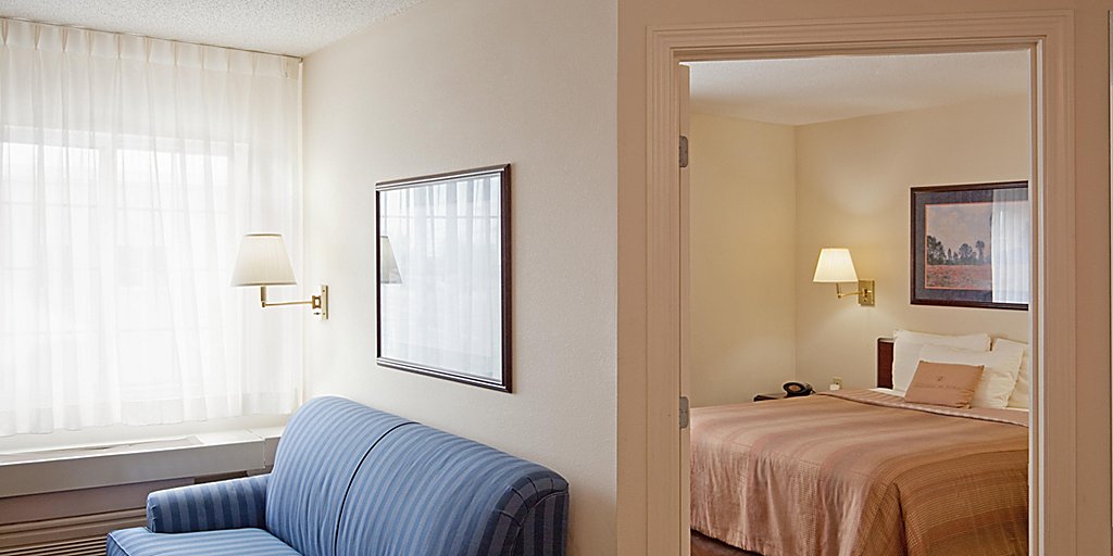 Pet Friendly Hotels In Braintree Ma Near Boston Candlewood