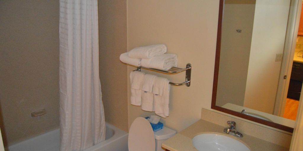 Candlewood Suites Fort Myers Sanibel Gateway Room Pictures - 