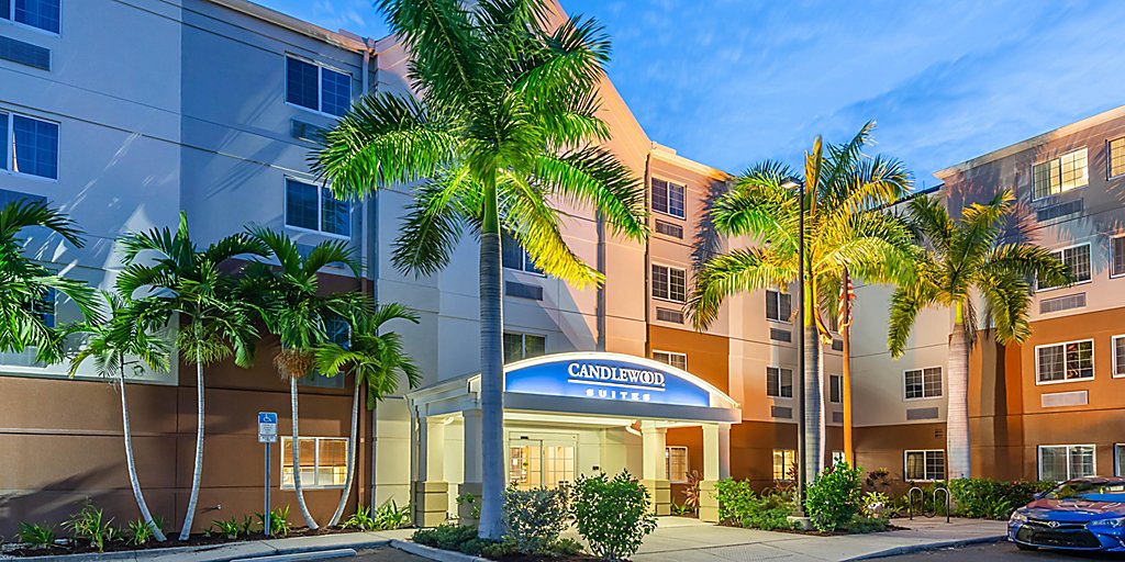 Pet Friendly Hotels In Fort Myers Candlewood Suites Fort Myers