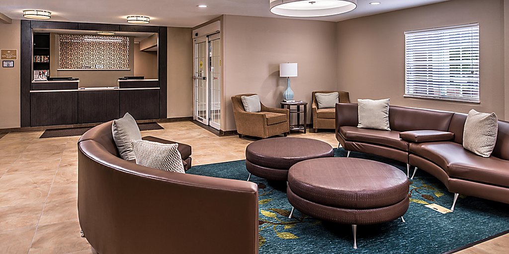 Pet Friendly Hotels Near Kansas City Speedway Candlewood Suites