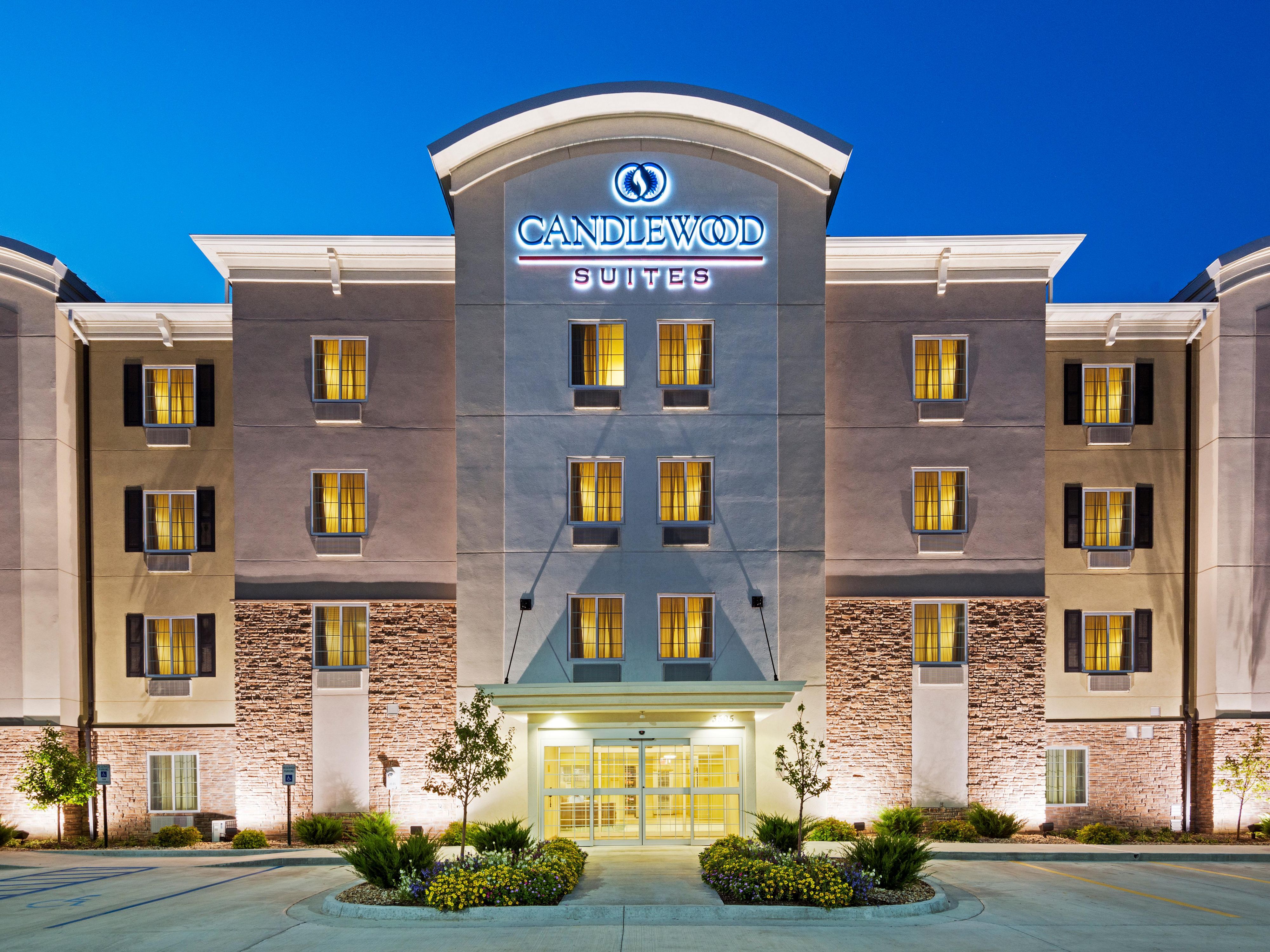 Extended Stay Hotel in Louisville, Candlewood Suites Louisville Northeast with Full Size Kitchens