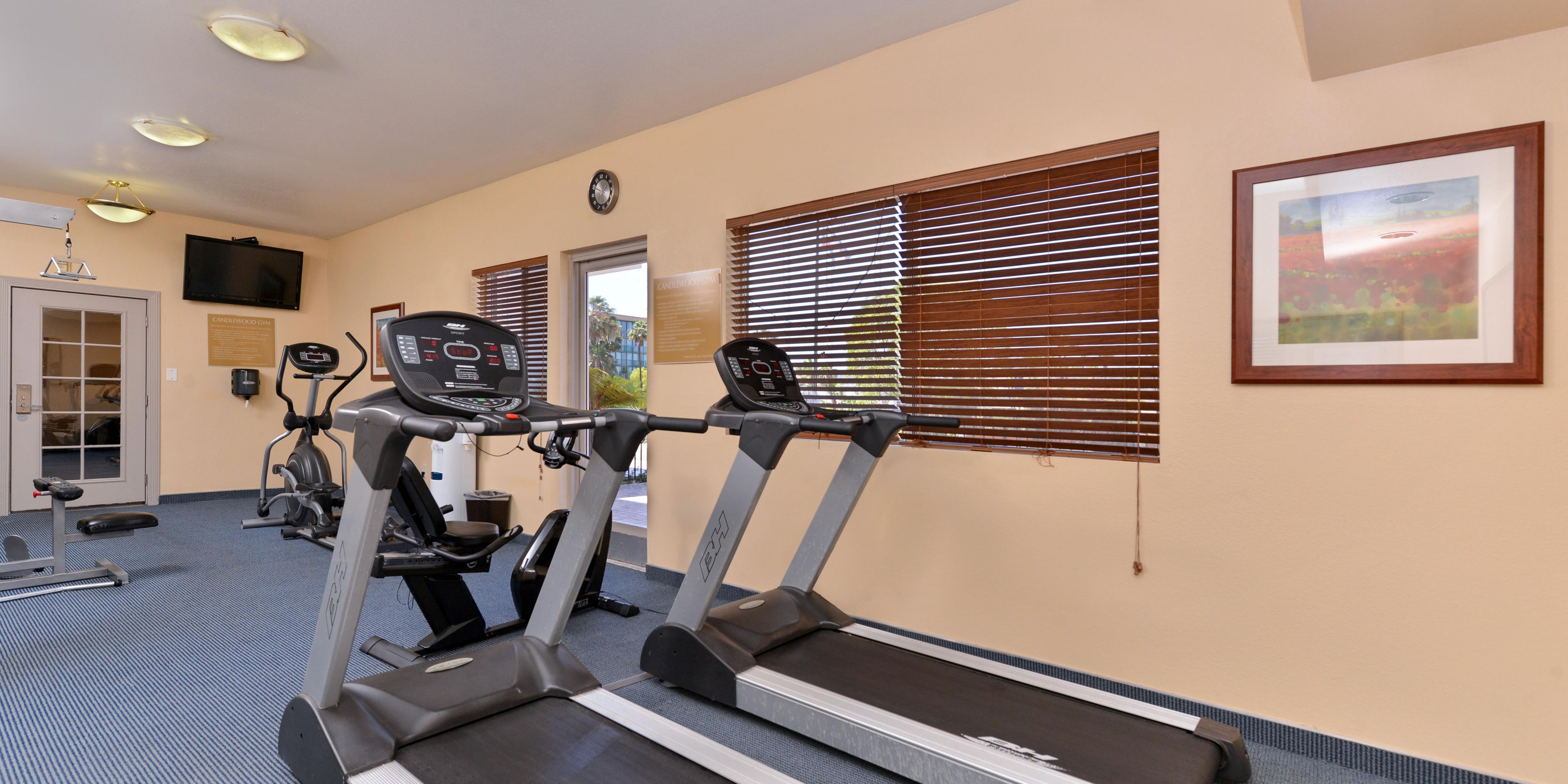 Candlewood Suites San Diego San Diego Hotel With Full Kitchens