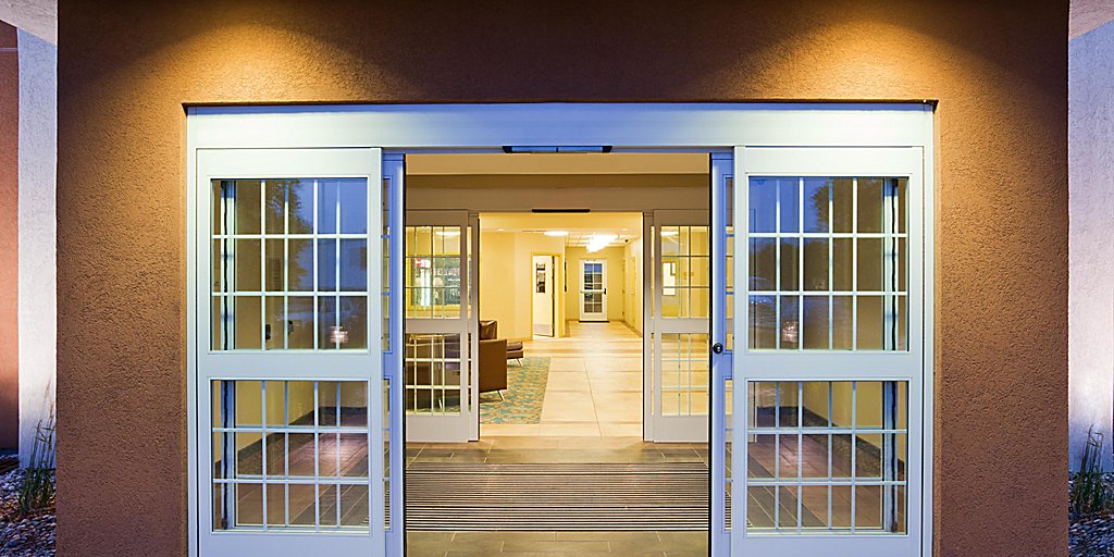 Pet Friendly Hotels In Sioux Falls Sd Candlewood Suites Sioux Falls