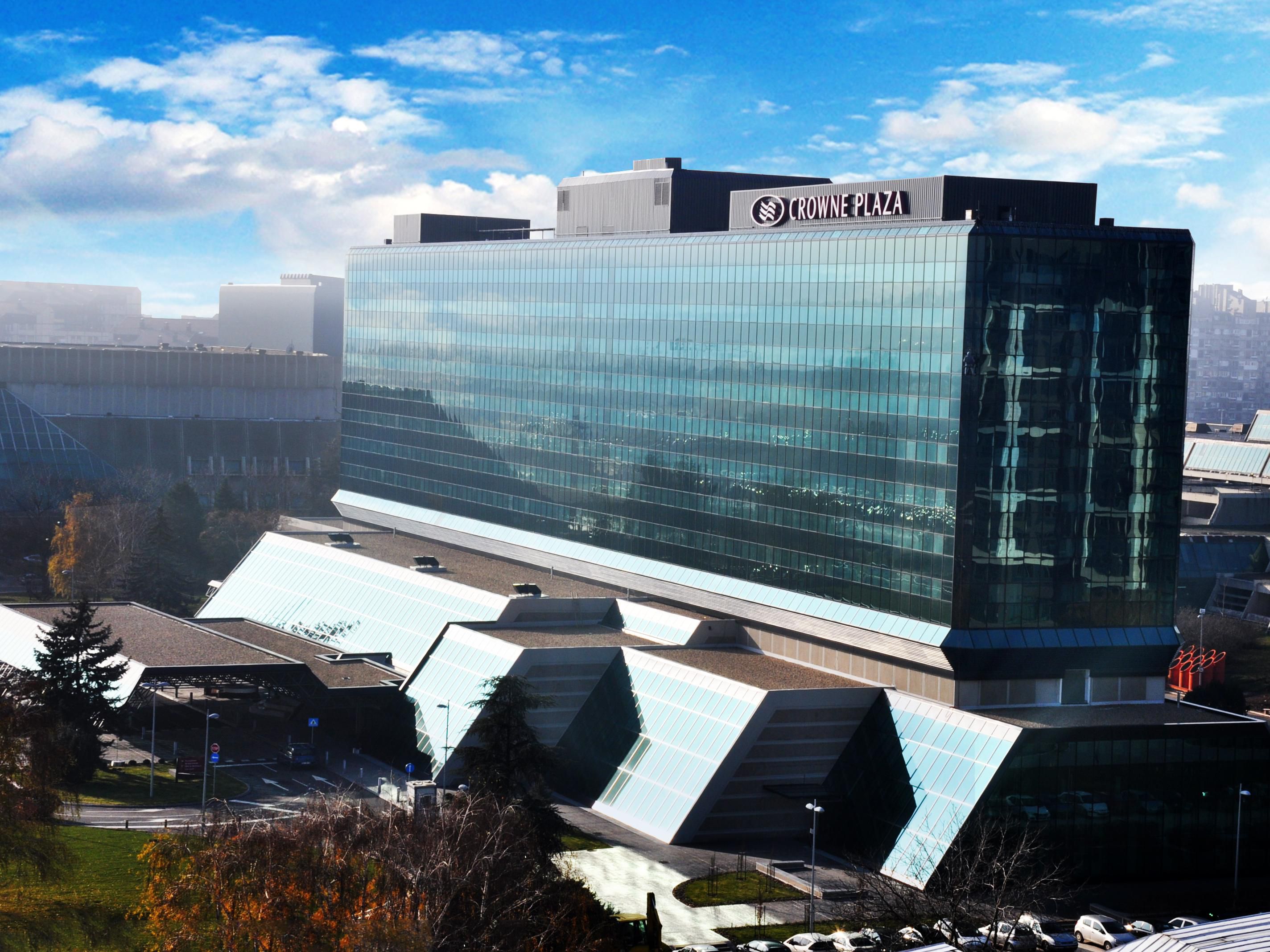 Restaurants Near Belgrade - Crowne Plaza