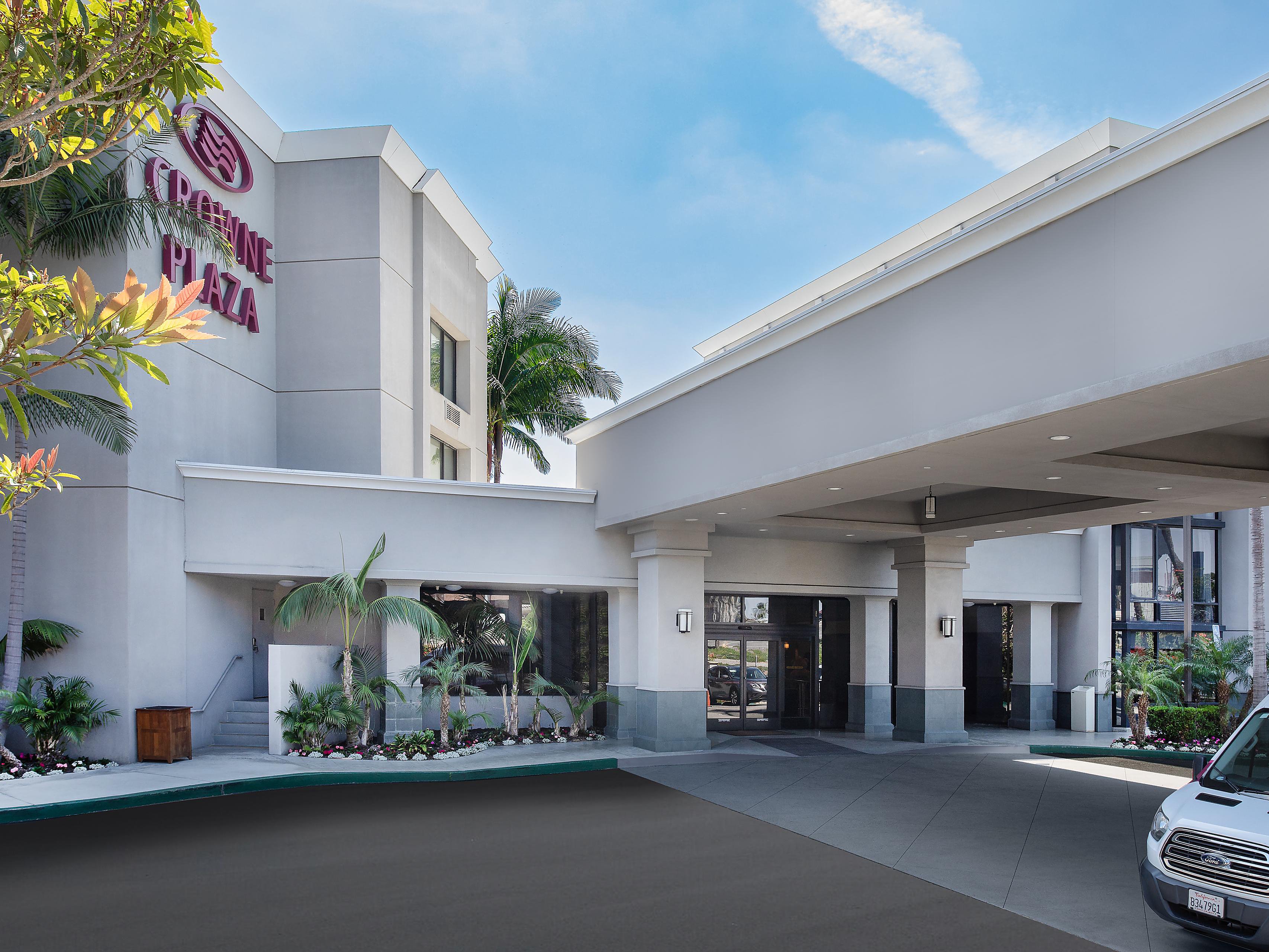 Hotels In Costa Mesa Near John Wayne Airport Crowne Plaza