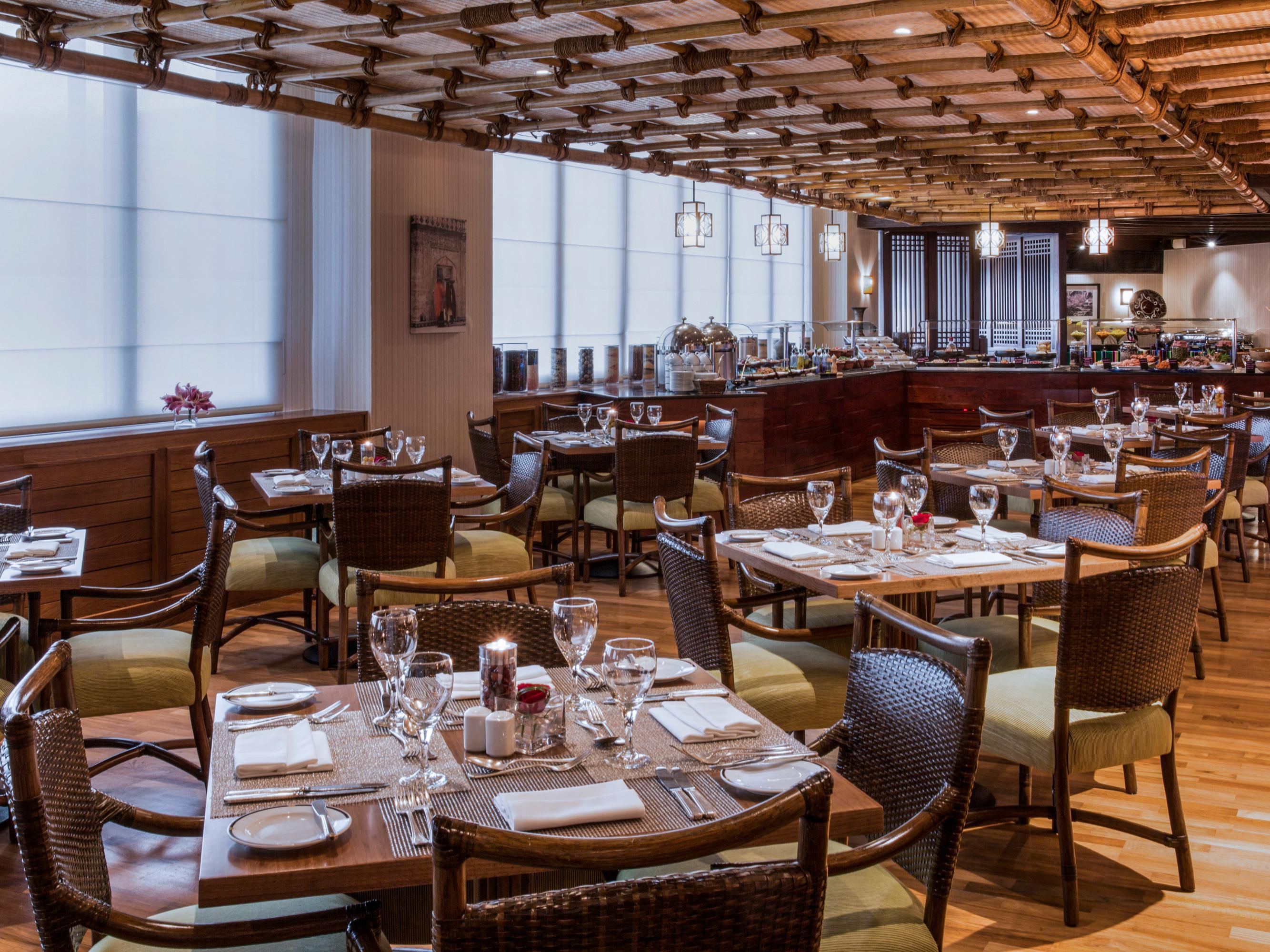 Restaurants Near Dubai Deira Crowne Plaza