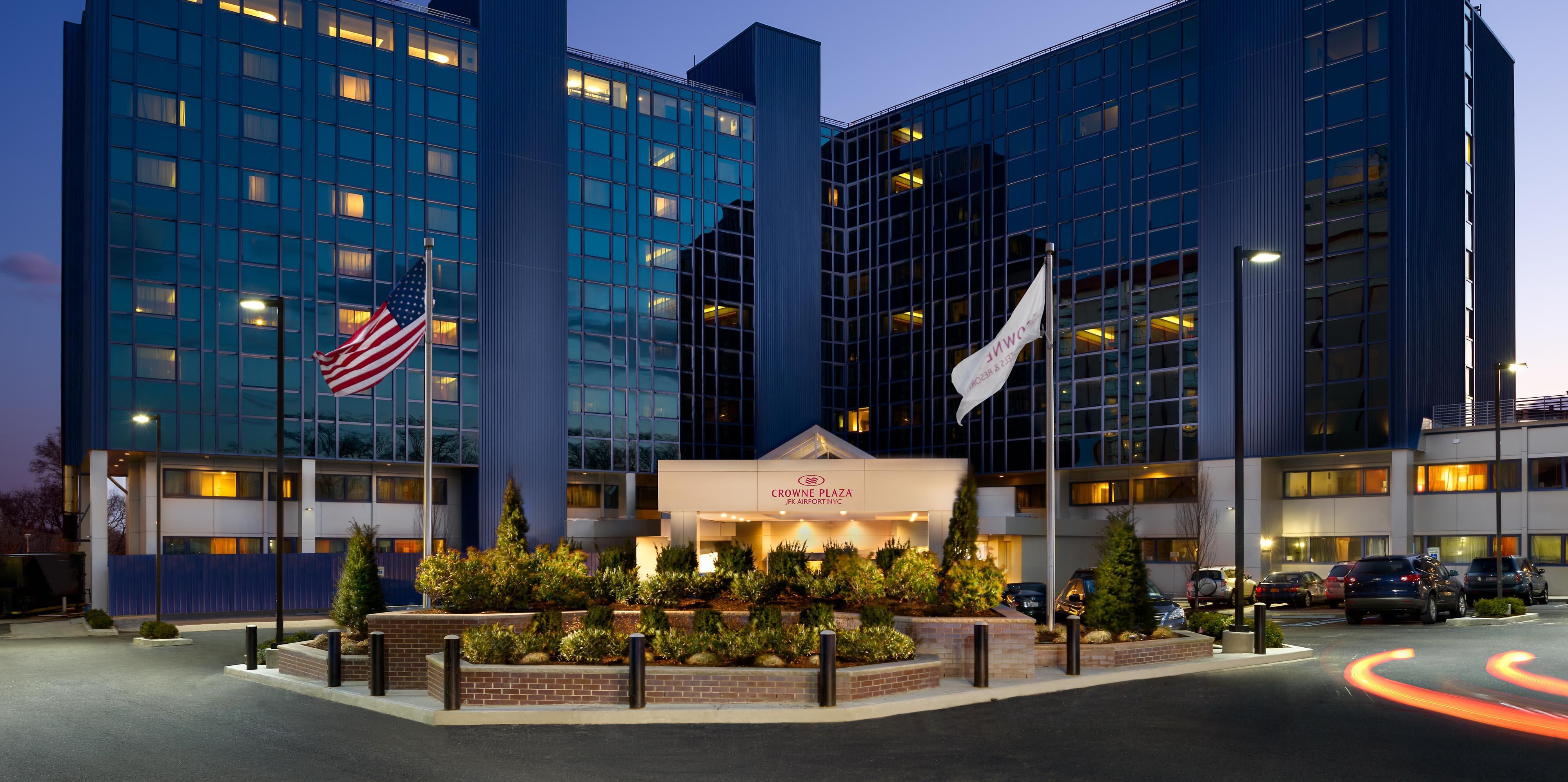 Crowne Plaza Jfk Airport Nyc Jfk Airport Hotels In Jamaica Queens