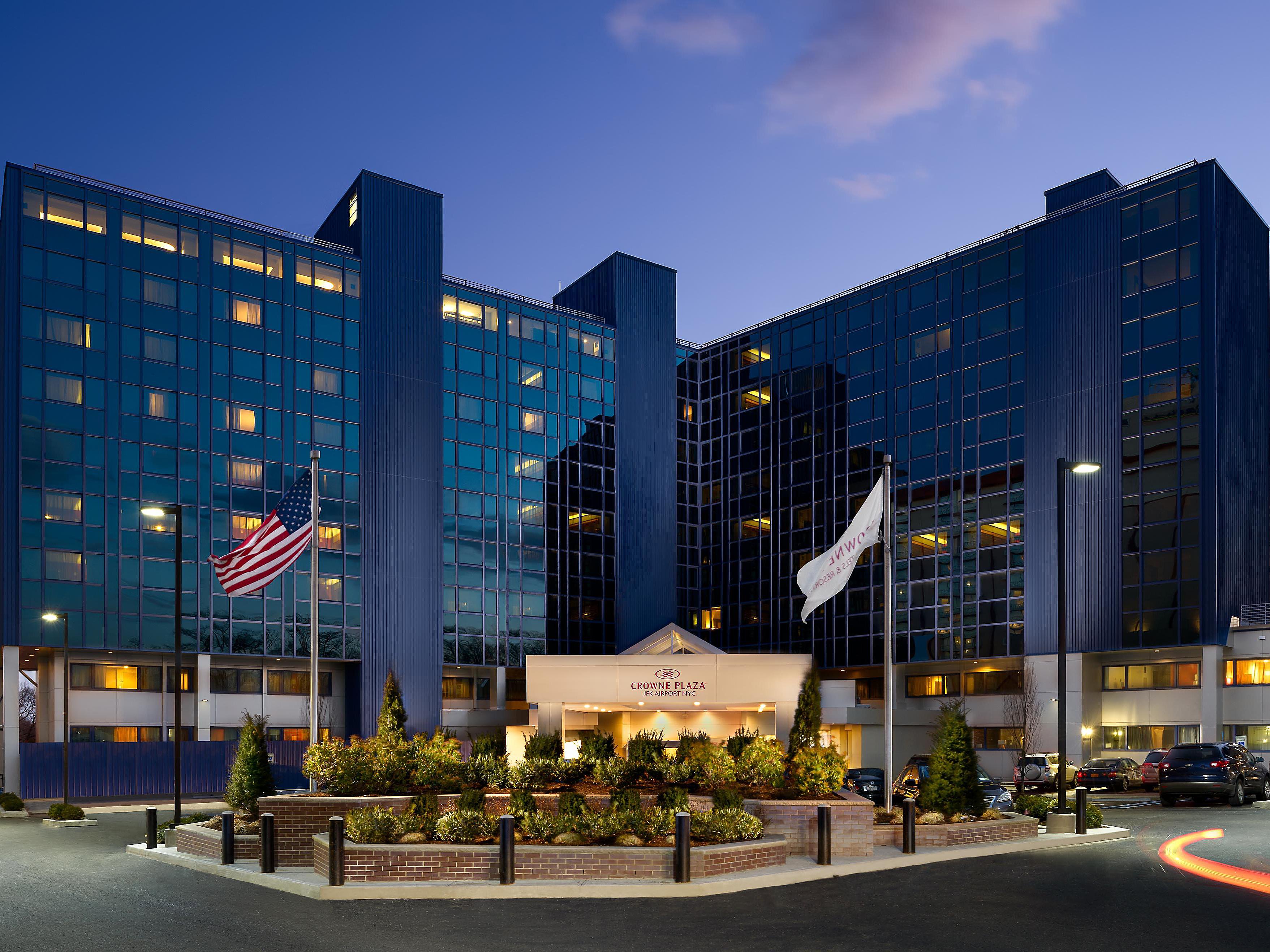 Crowne Plaza Jfk Airport Nyc Jfk Airport Hotels In Jamaica Queens