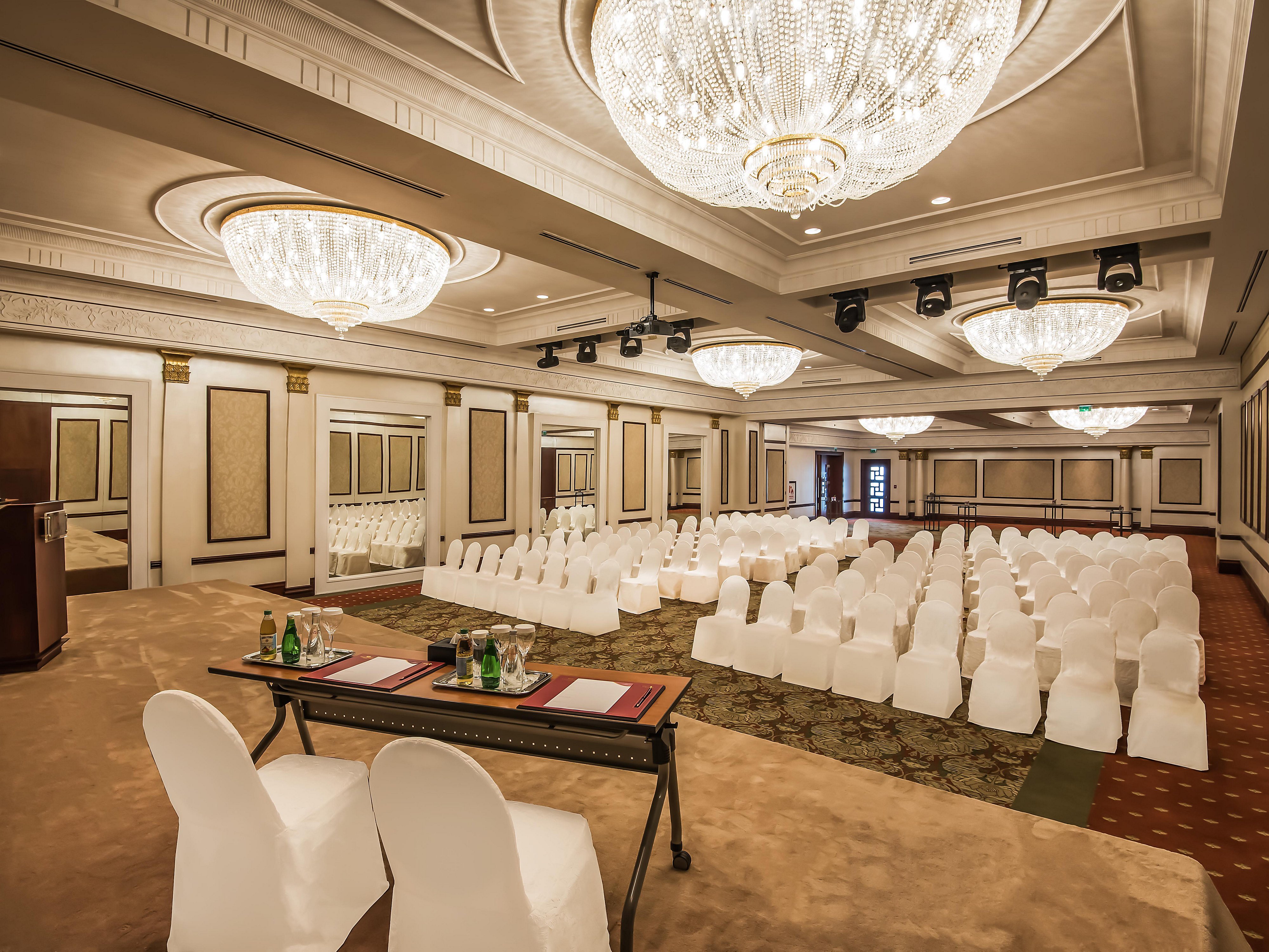 Crowne Plaza Jeddah Hotel Meeting Rooms For Rent In Jeddah