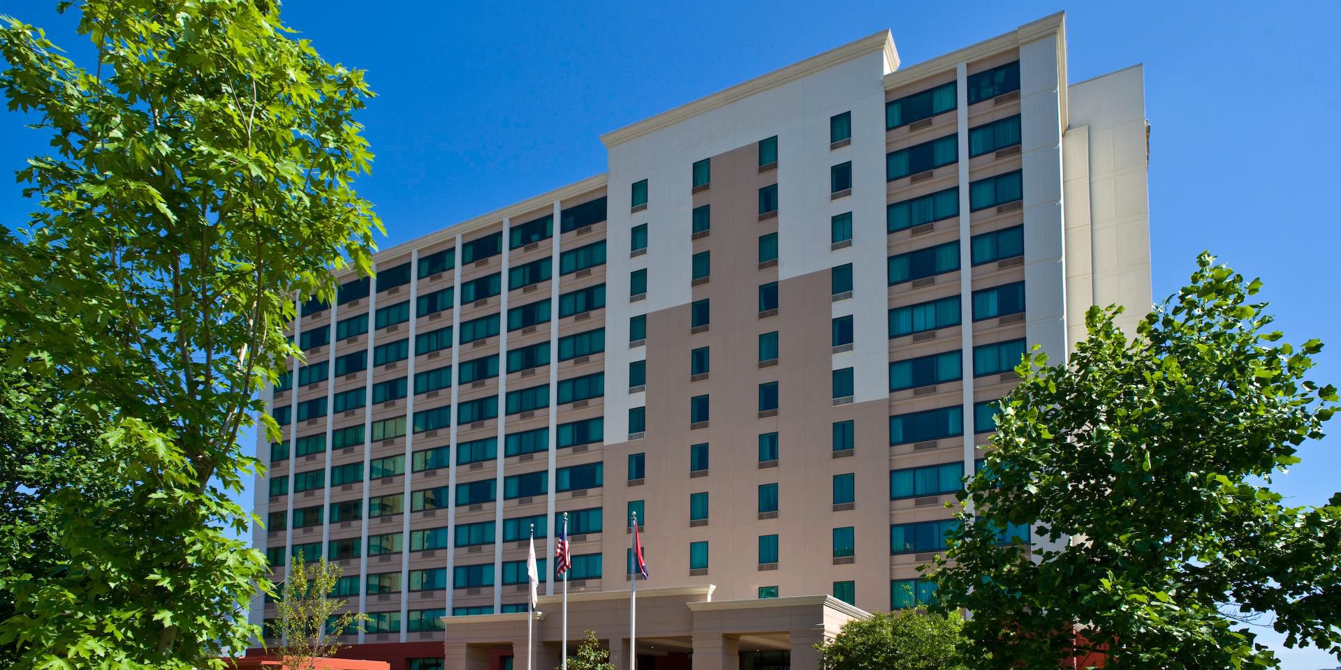 Downtown Memphis Hotel Near Memphis Zoo | Crowne Plaza Memphis Downtown