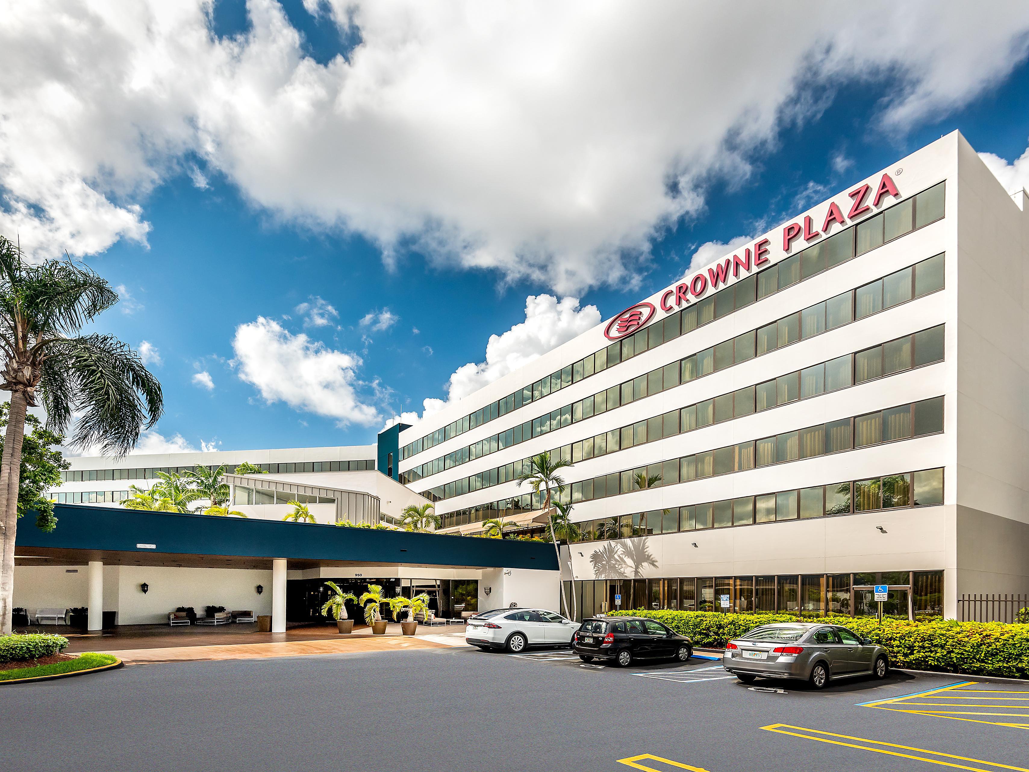 Business Hotels Near Miami Airport Mia Crowne Plaza Miami Airport