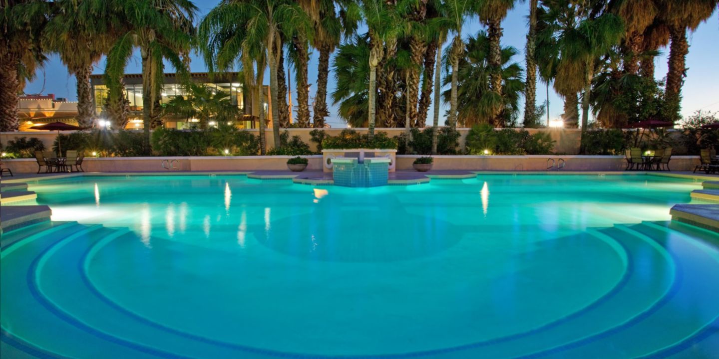 Crowne Plaza Phoenix Chandler Golf Resort Chandler, Arizona