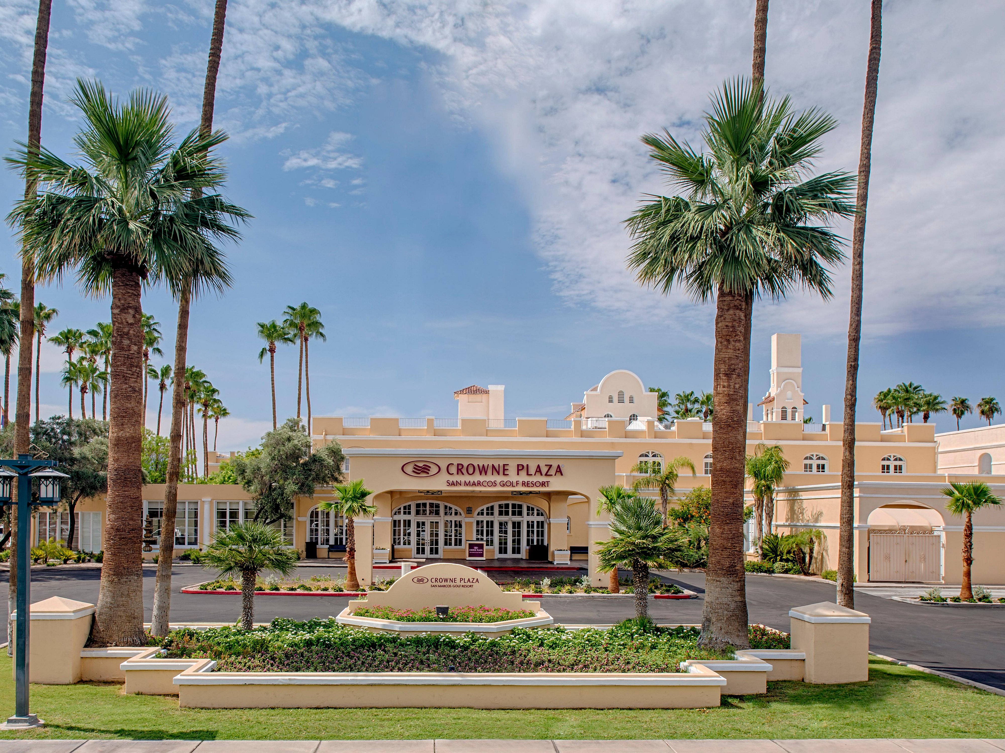 Pet Friendly Hotels In Chandler Az Crowne Plaza Resort - 