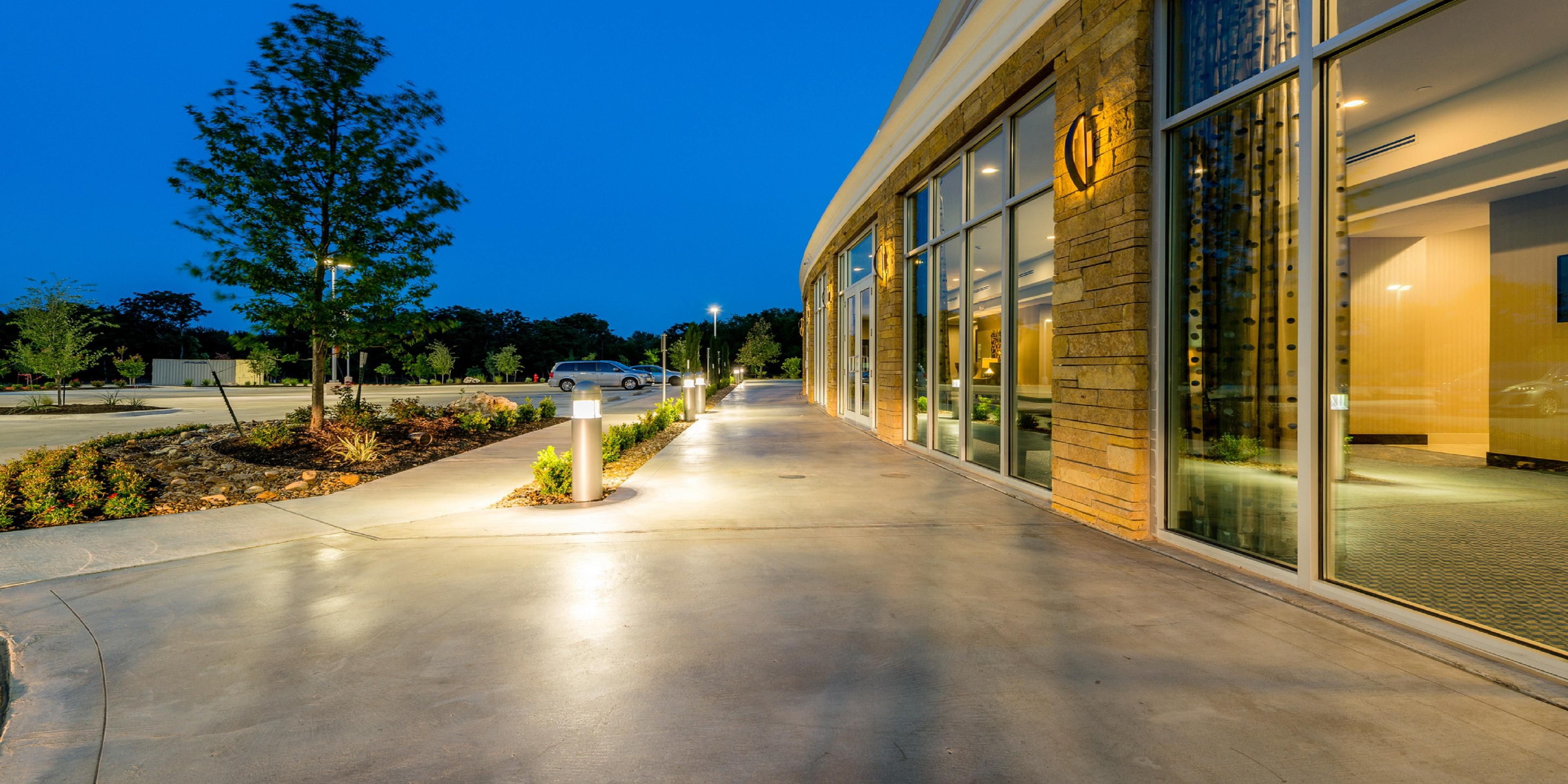 Pet Friendly Hotels Near Austin Tx Airport Holiday Inn Austin