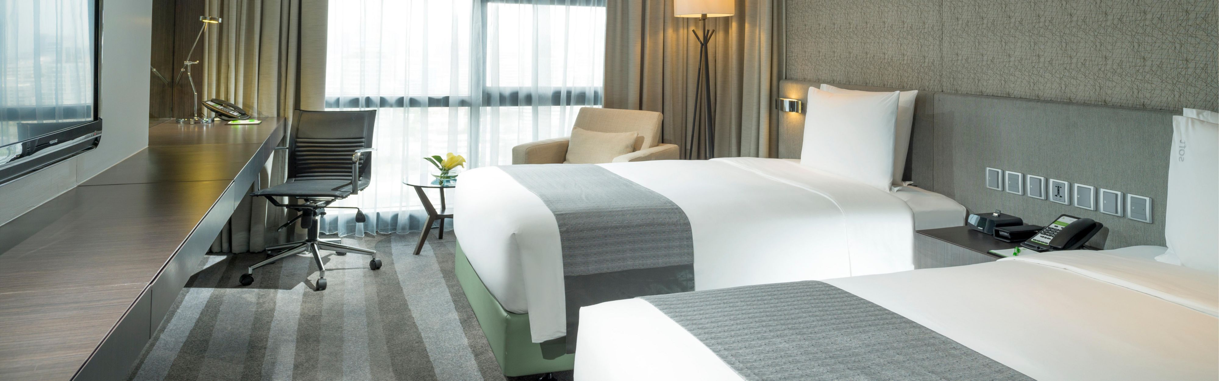 Holiday Inn Bangkok Sukhumvit Room Pictures Amenities