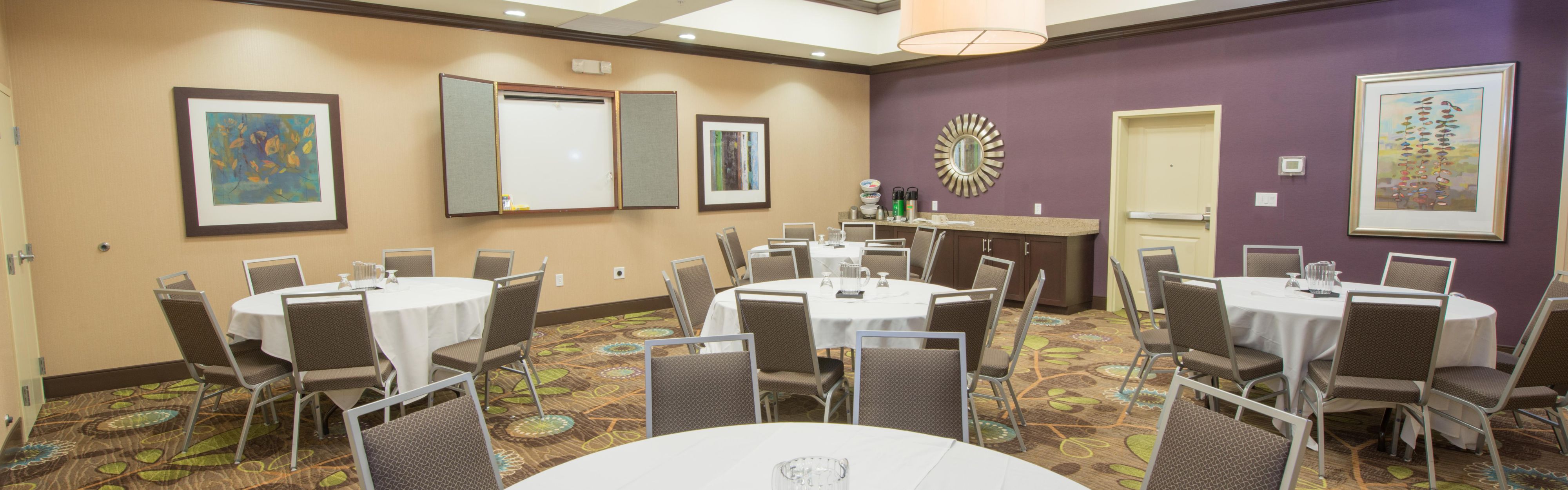 Holiday Inn Bismarck Hotel Groups Meeting Rooms Available